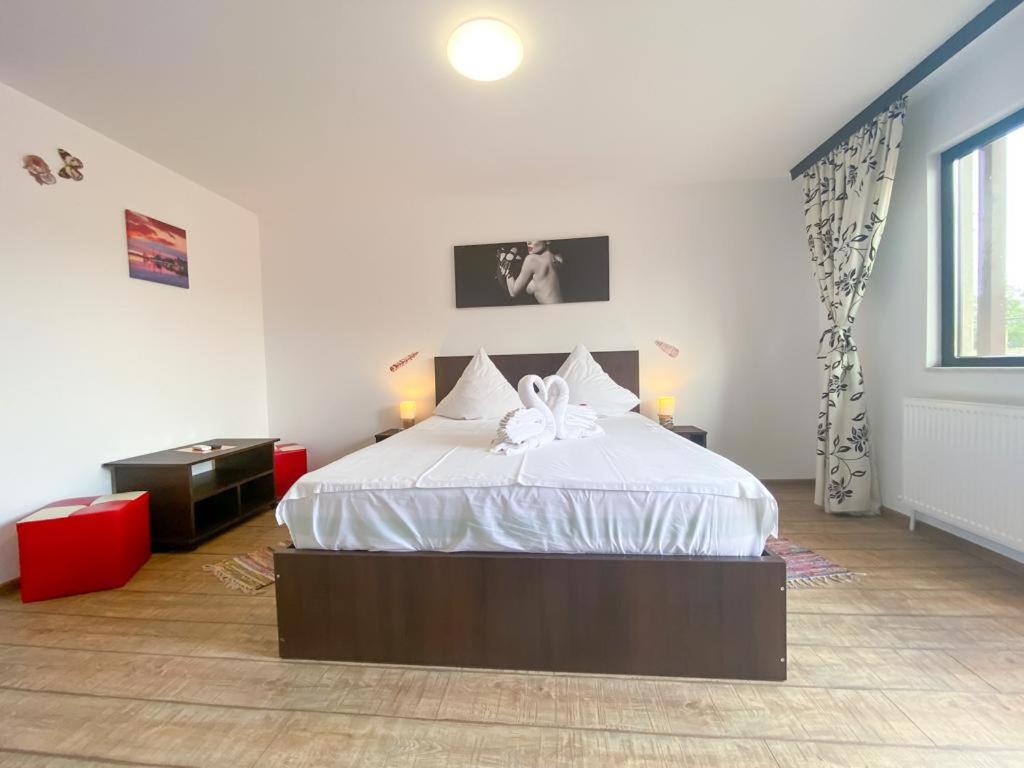 Double Room - Photo 10