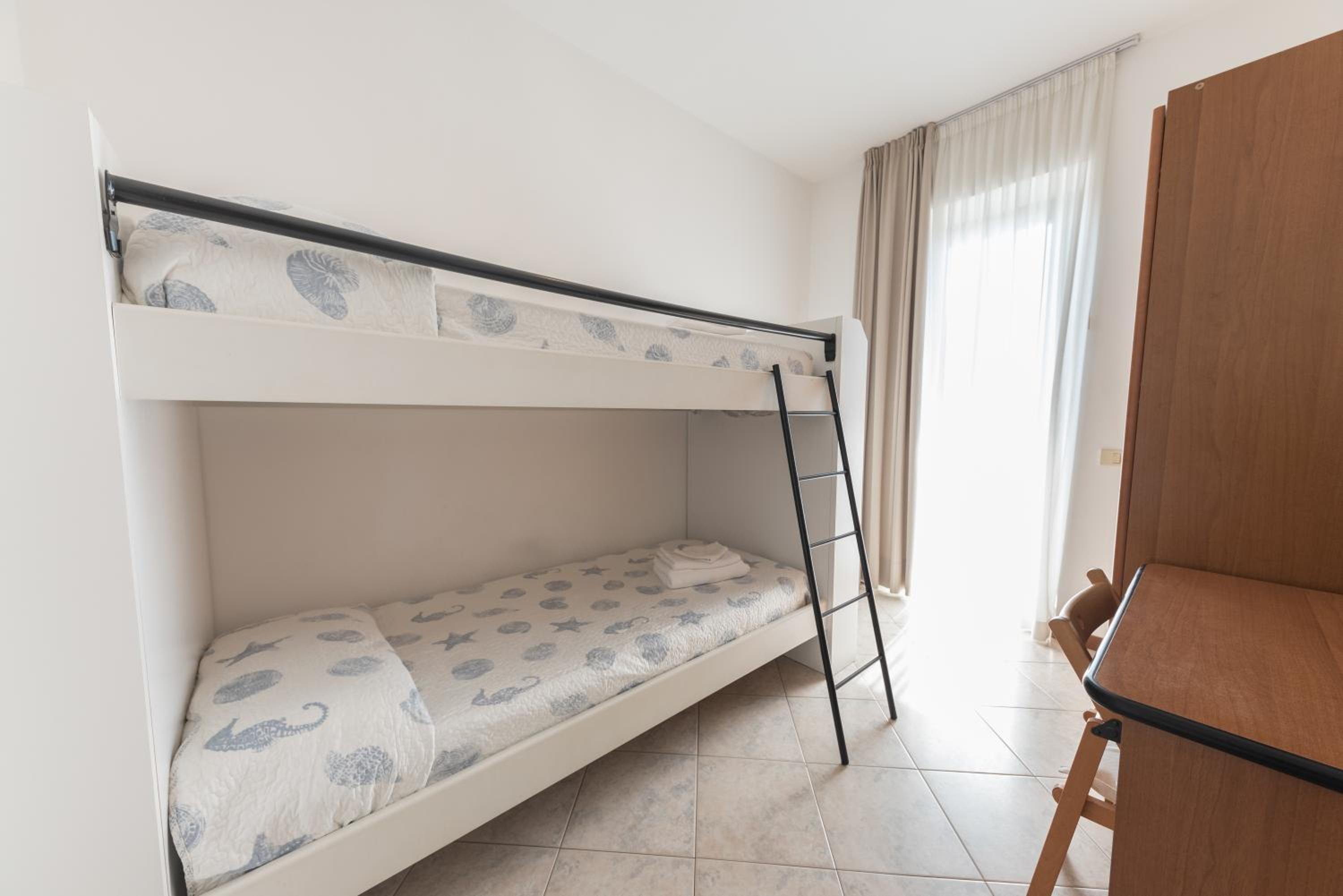 Two-Bedroom Apartment Sea Side
