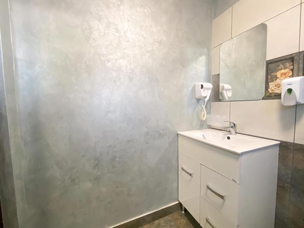Double Room - Photo 13