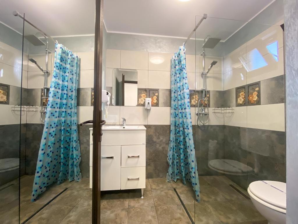 Double Room - Photo 22