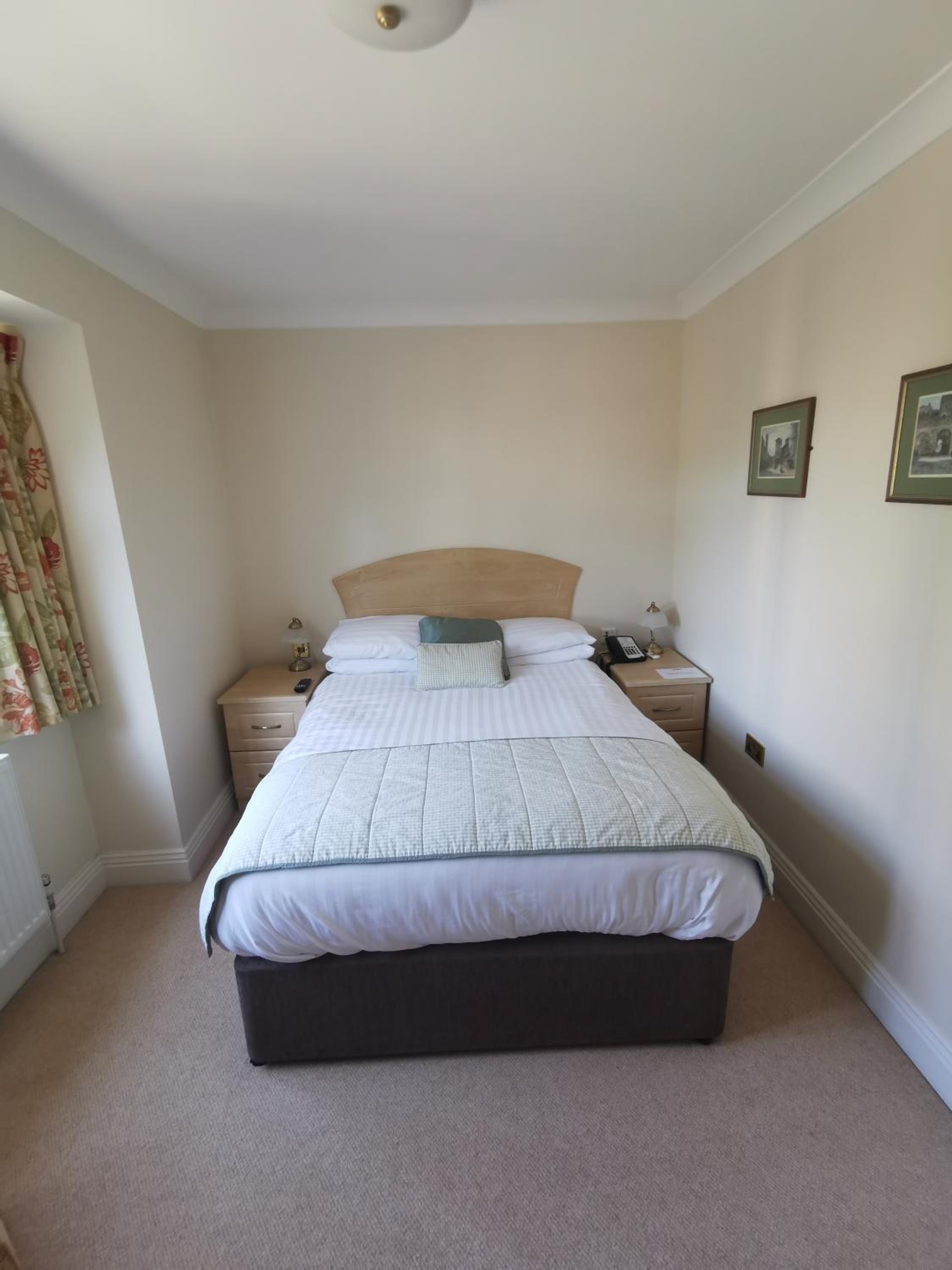 Standard Double Room - Photo 2
