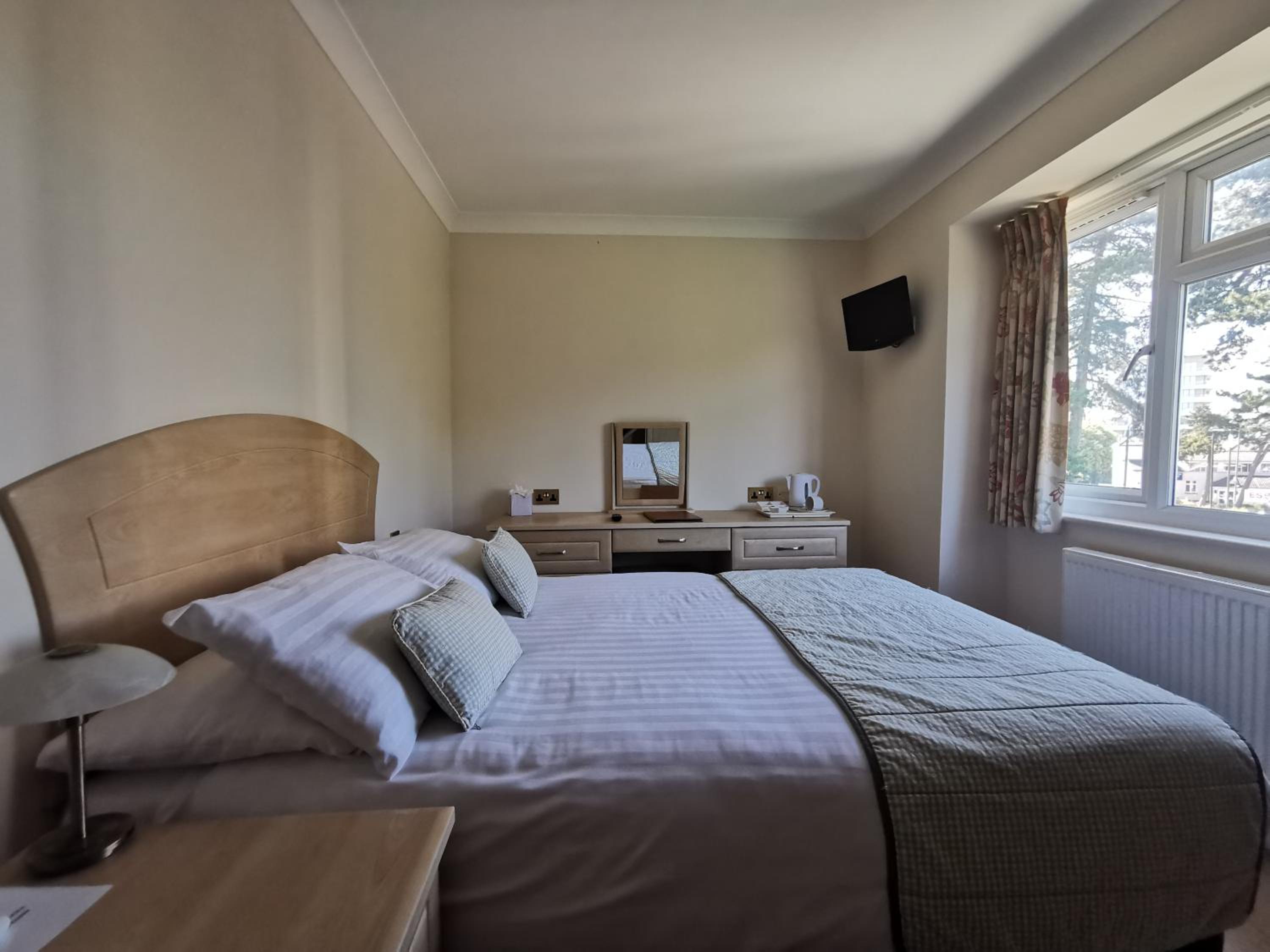 Standard Double Room - Photo 3