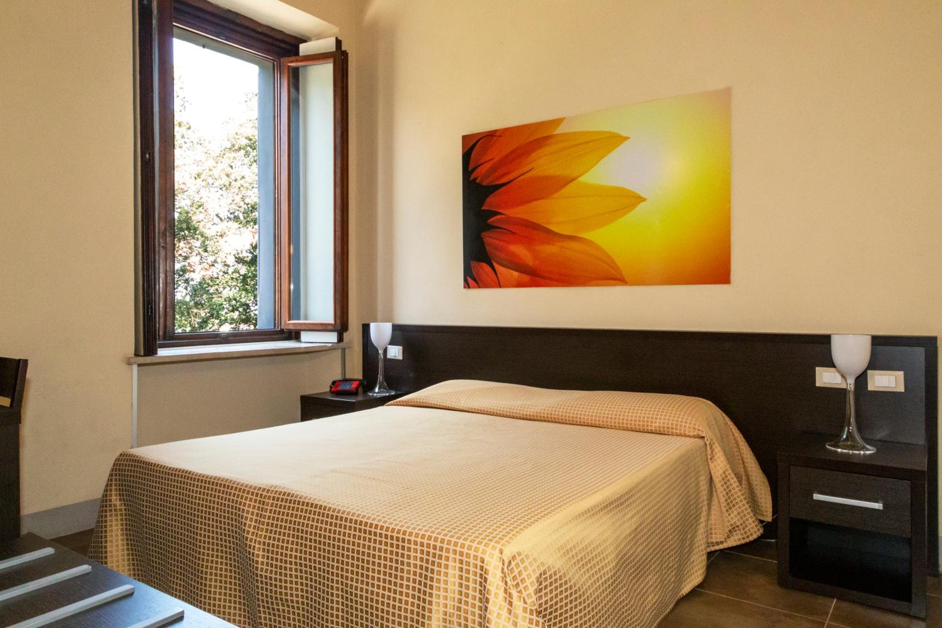 Classic Double or Twin Room - Photo 3