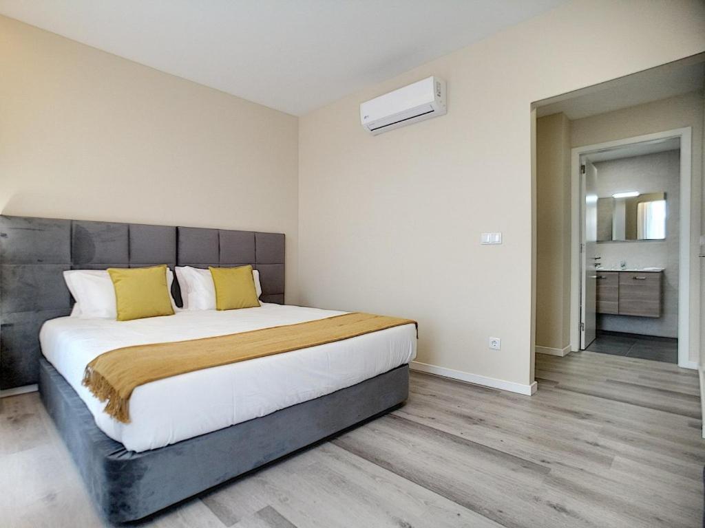 Deluxe Room - Photo 5
