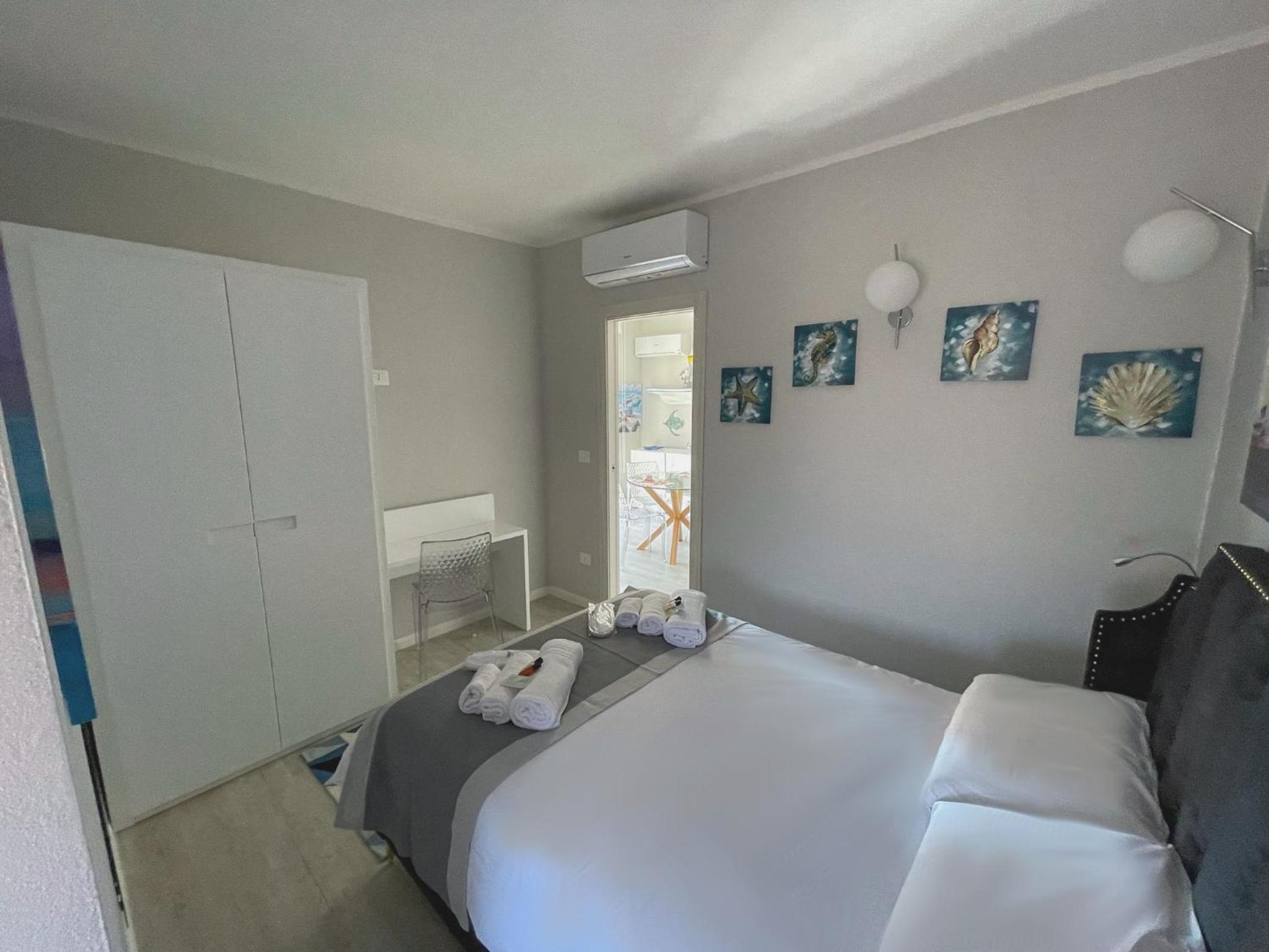 Two-Bedroom Apartment - Photo 32