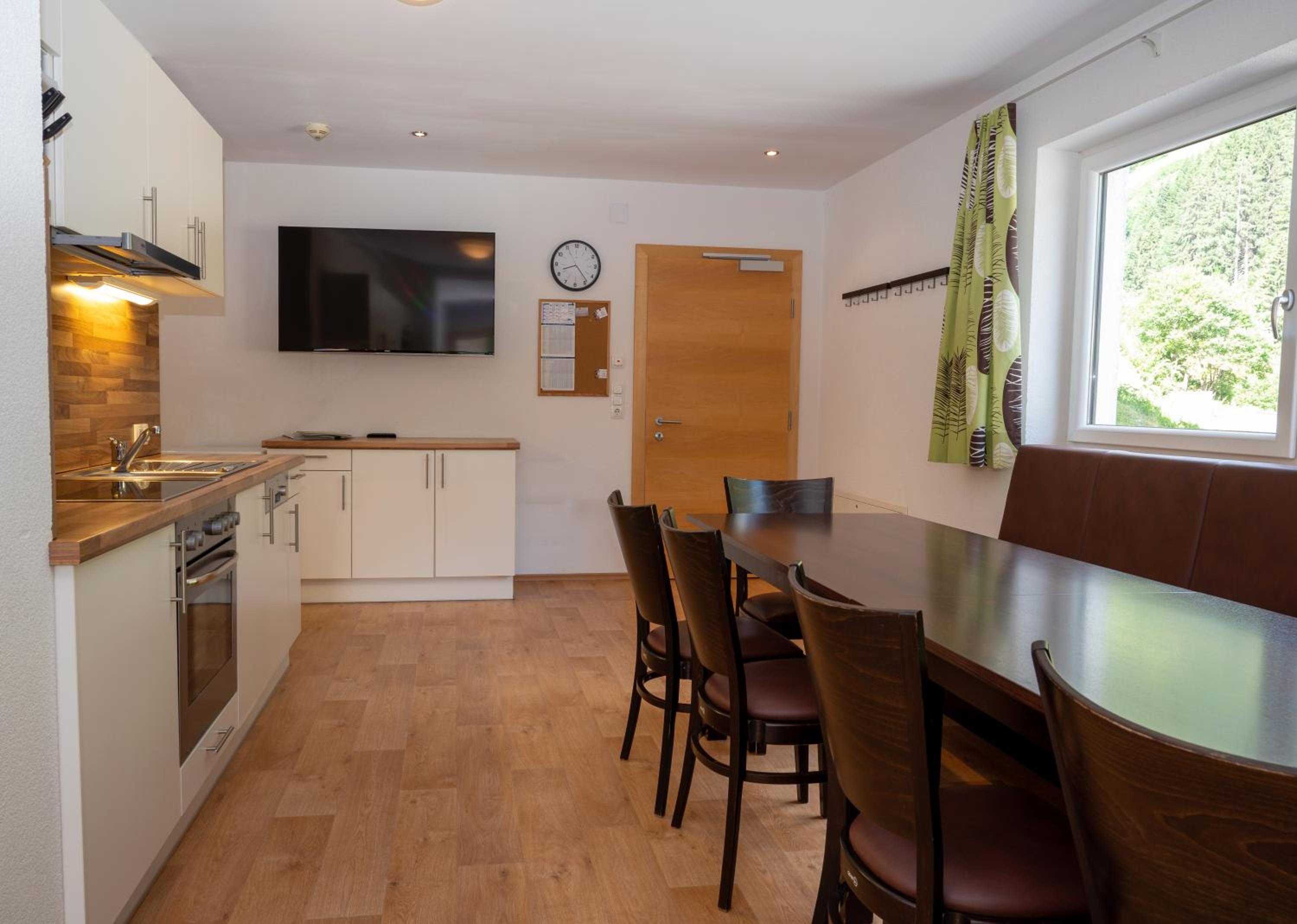  Three-Bedroom Apartment with Private Terrace  - Photo 5