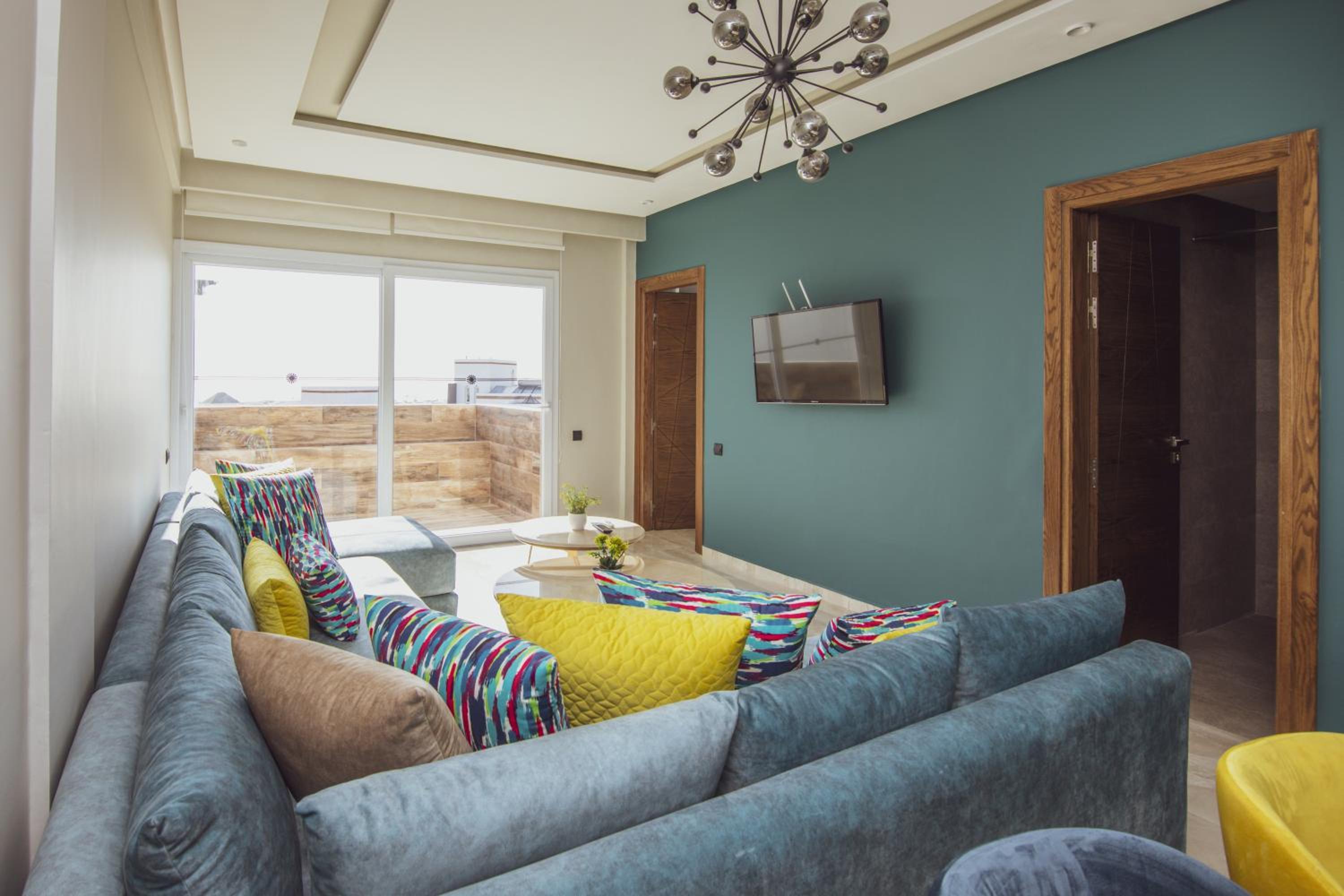 Senior Suite - Photo 2