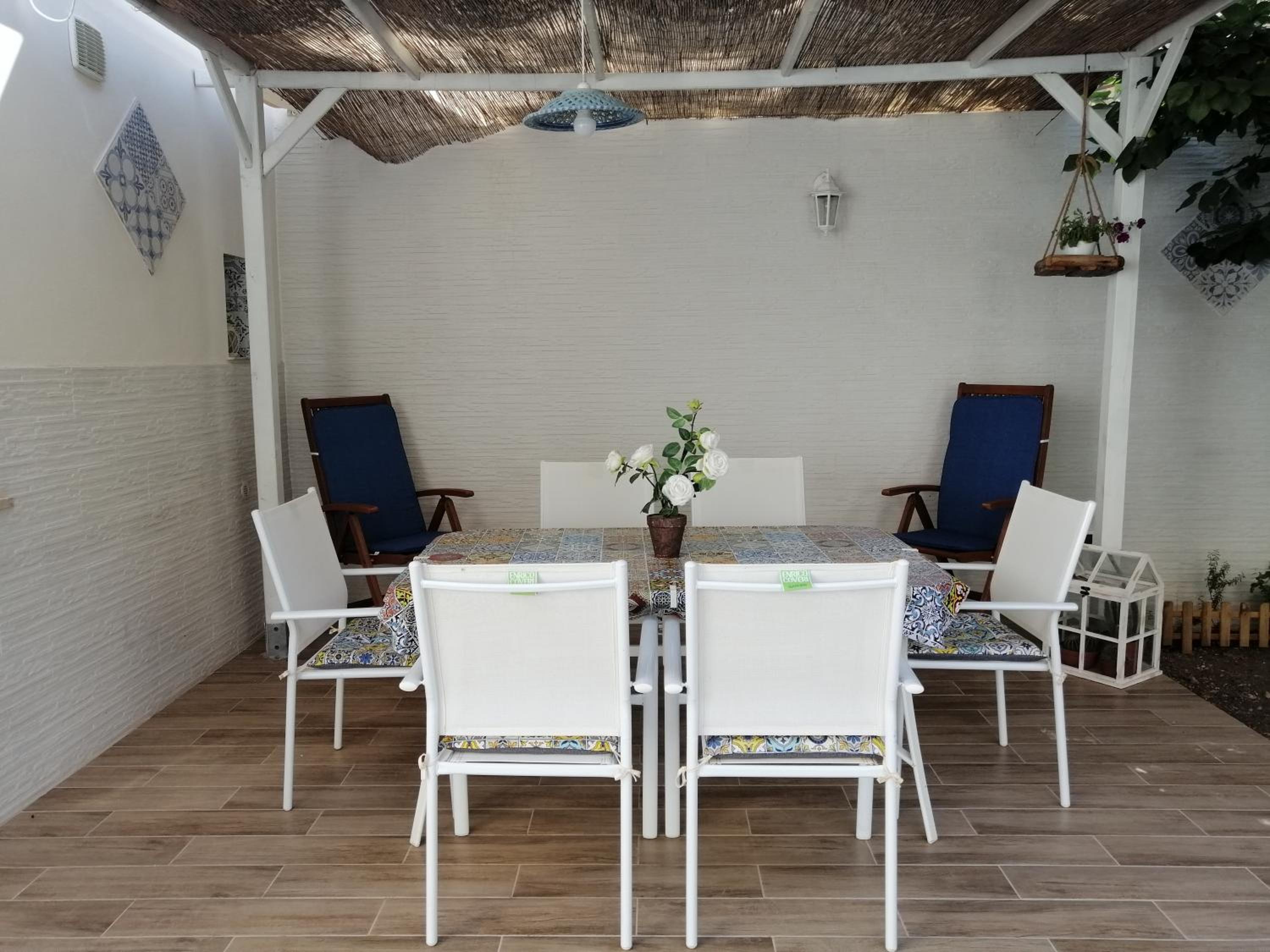 Two-Bedroom Apartment with Private Garden photo 2