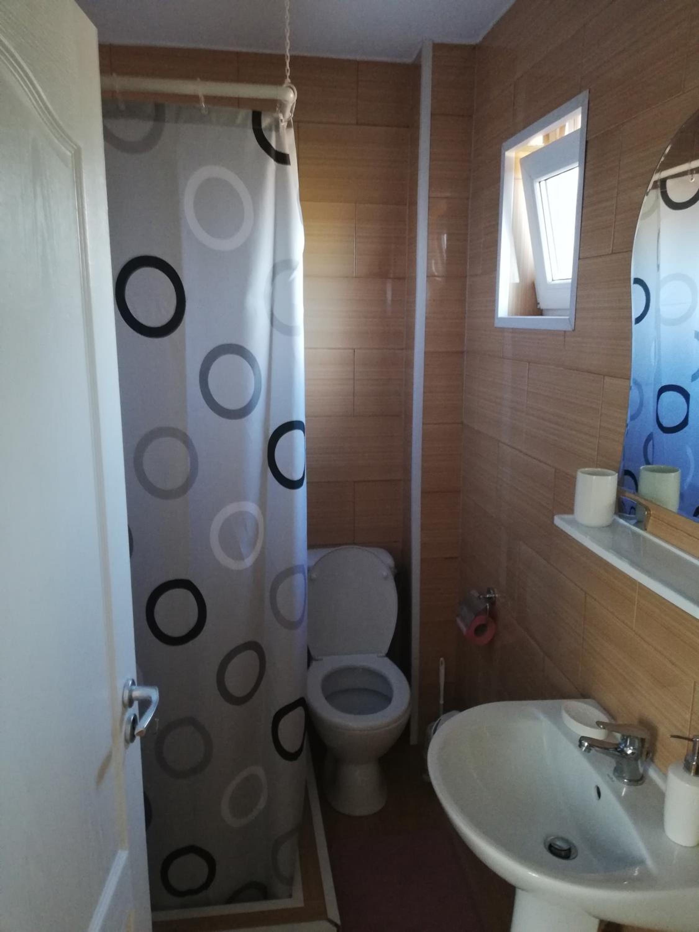 Standard King Room - Photo 4