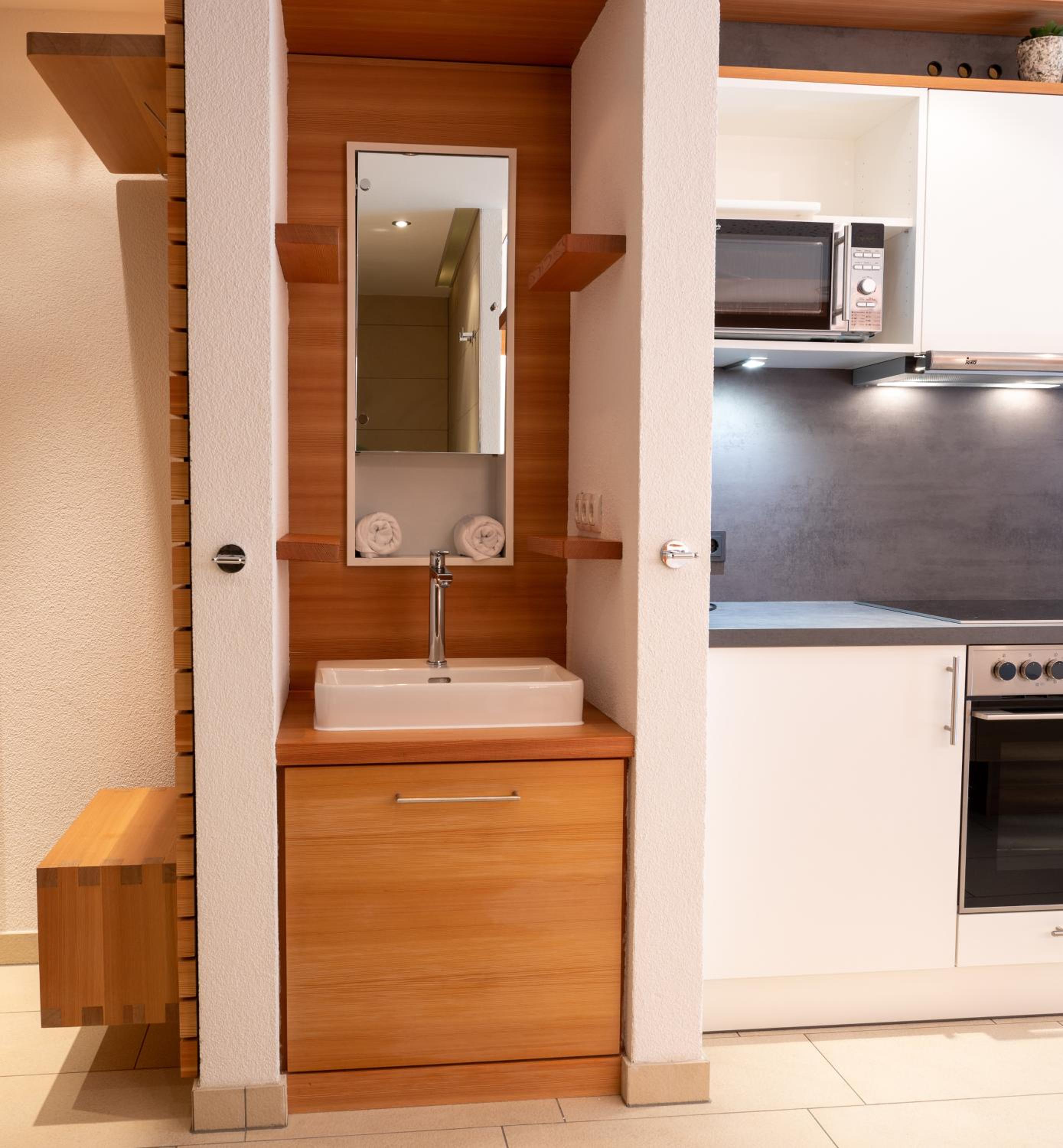 Studio Apartment - Photo 13
