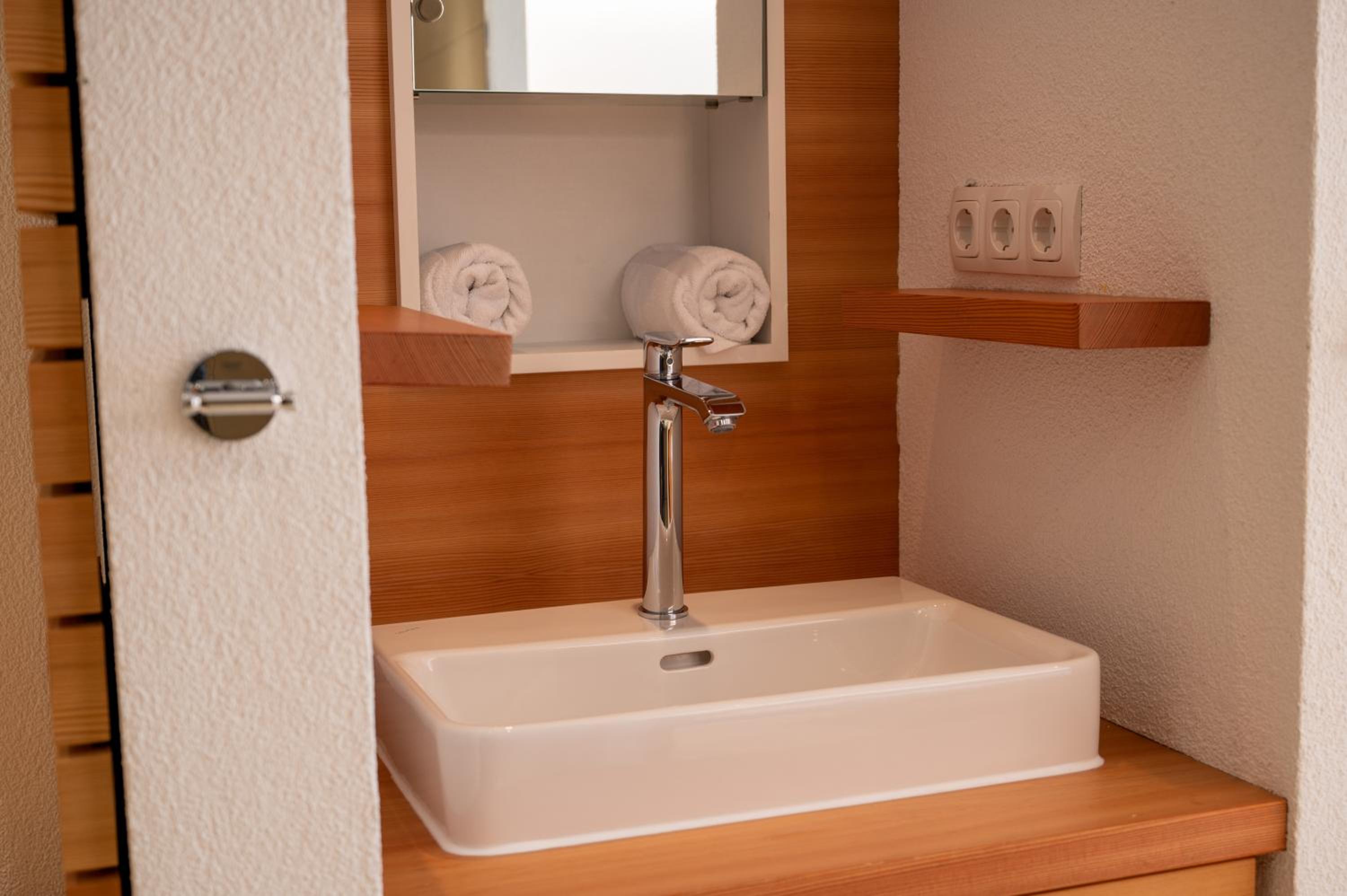 Studio Apartment - Photo 11