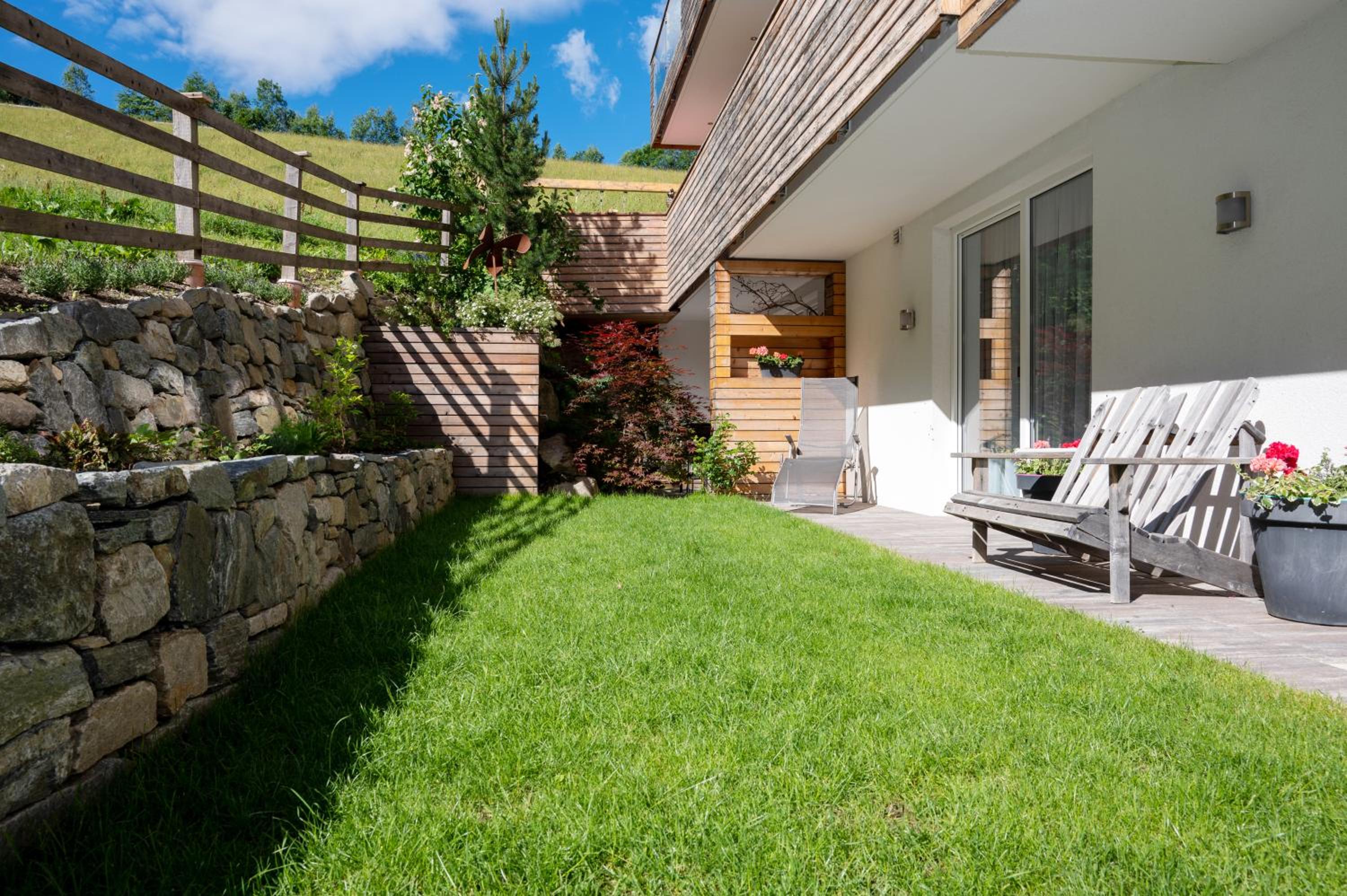  Three-Bedroom Apartment with Private Terrace  - Photo 15