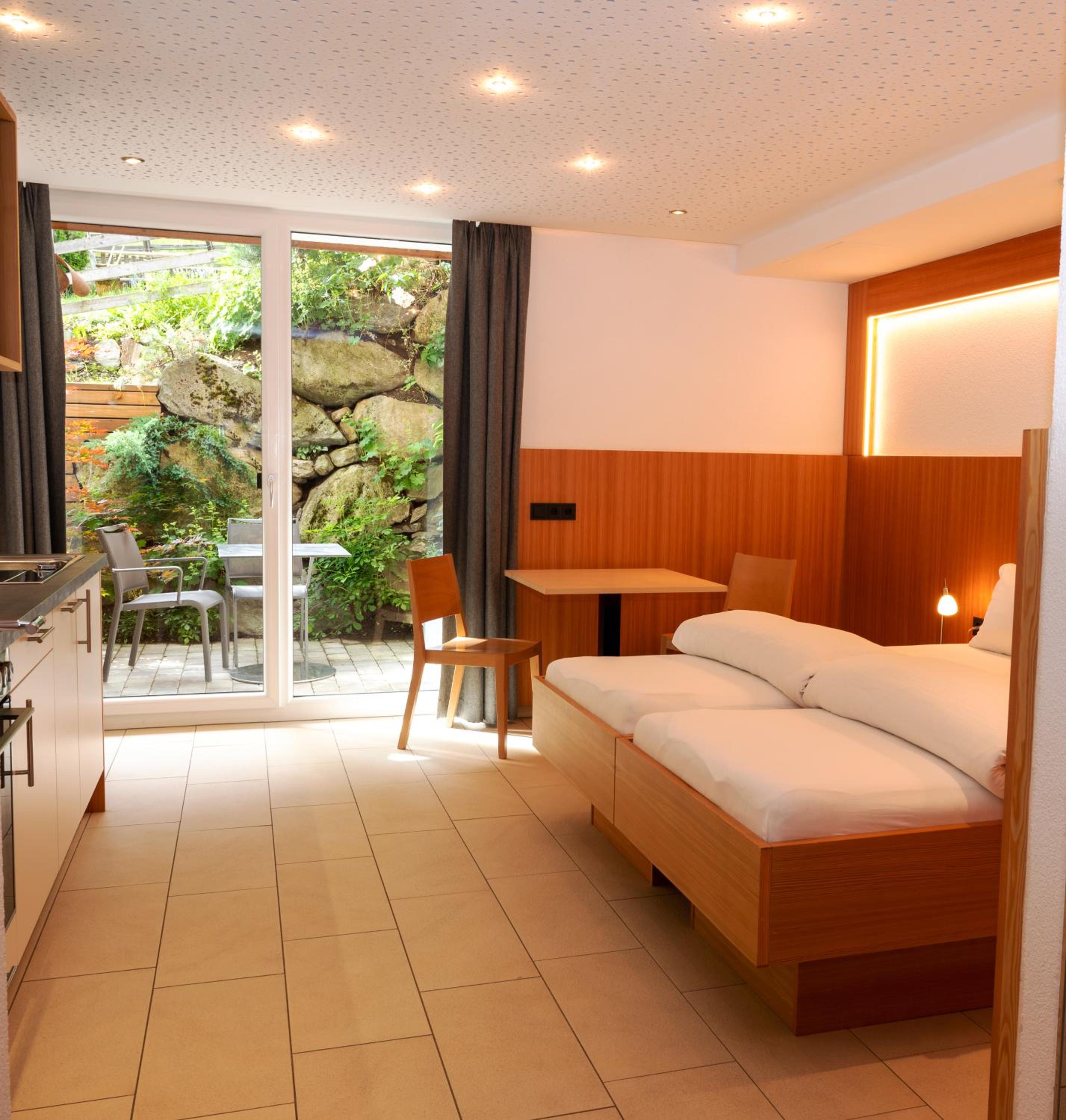 Studio Apartment - Photo 1