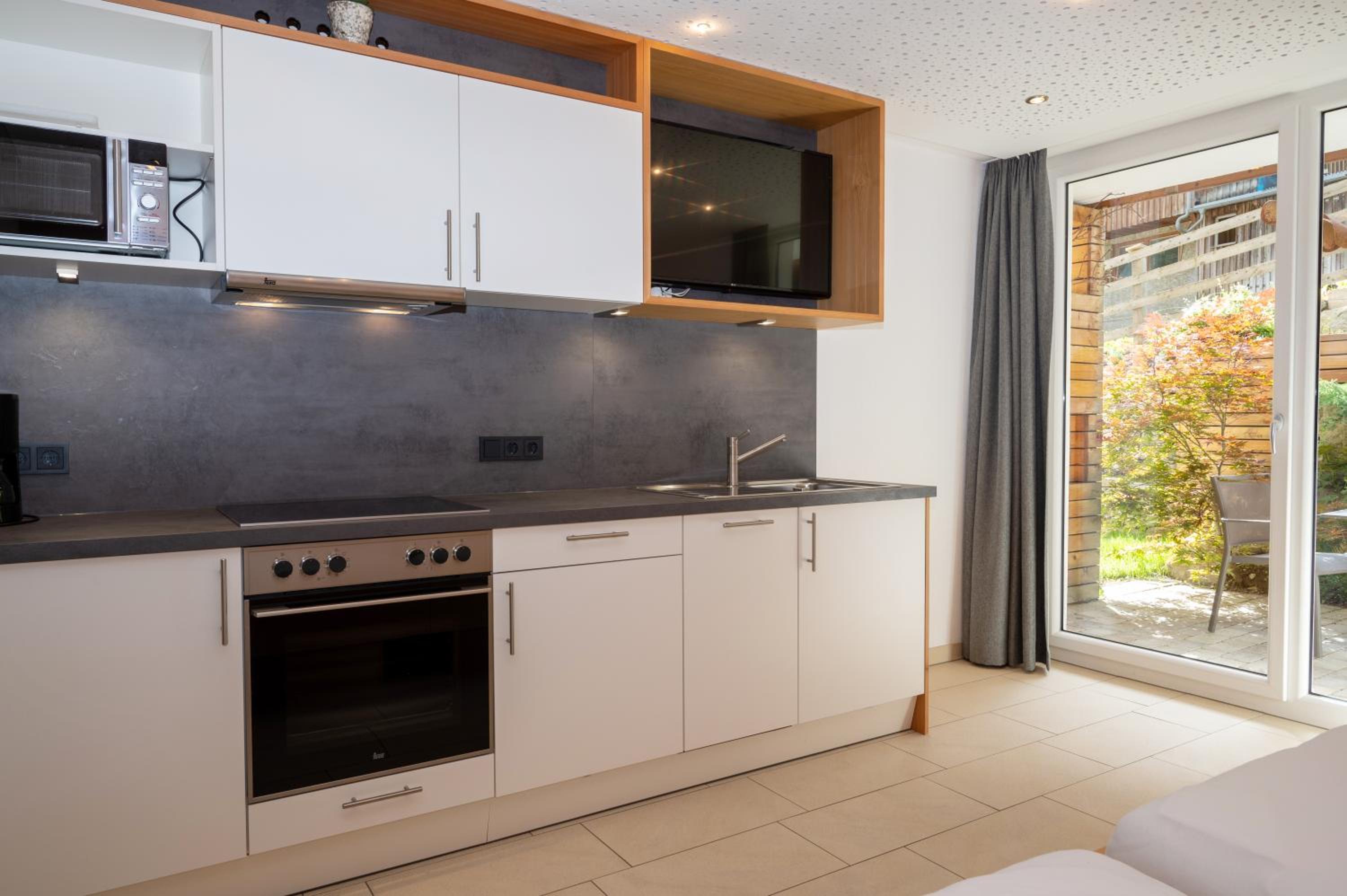 Studio Apartment - Photo 17