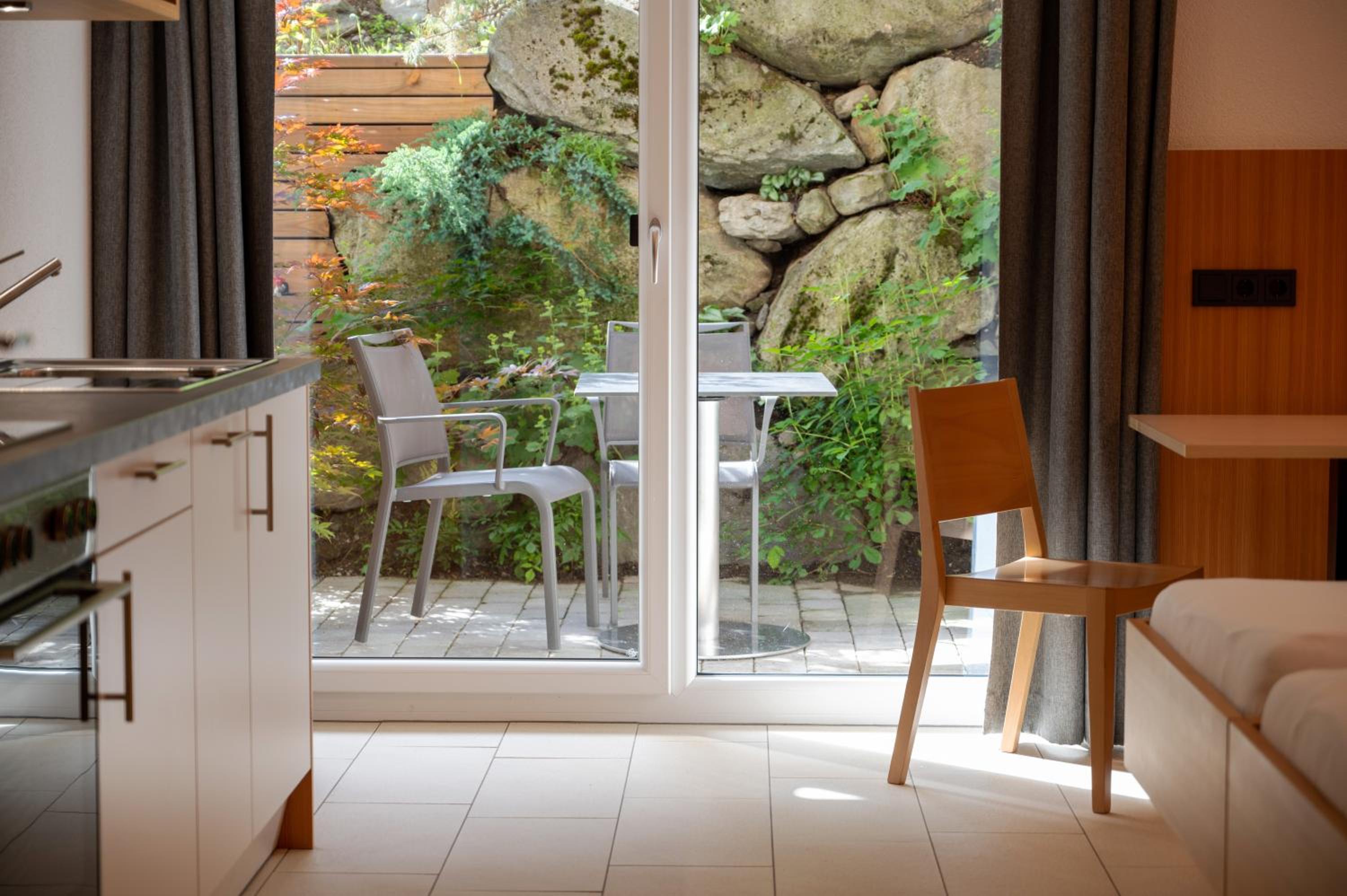 Studio Apartment - Photo 15
