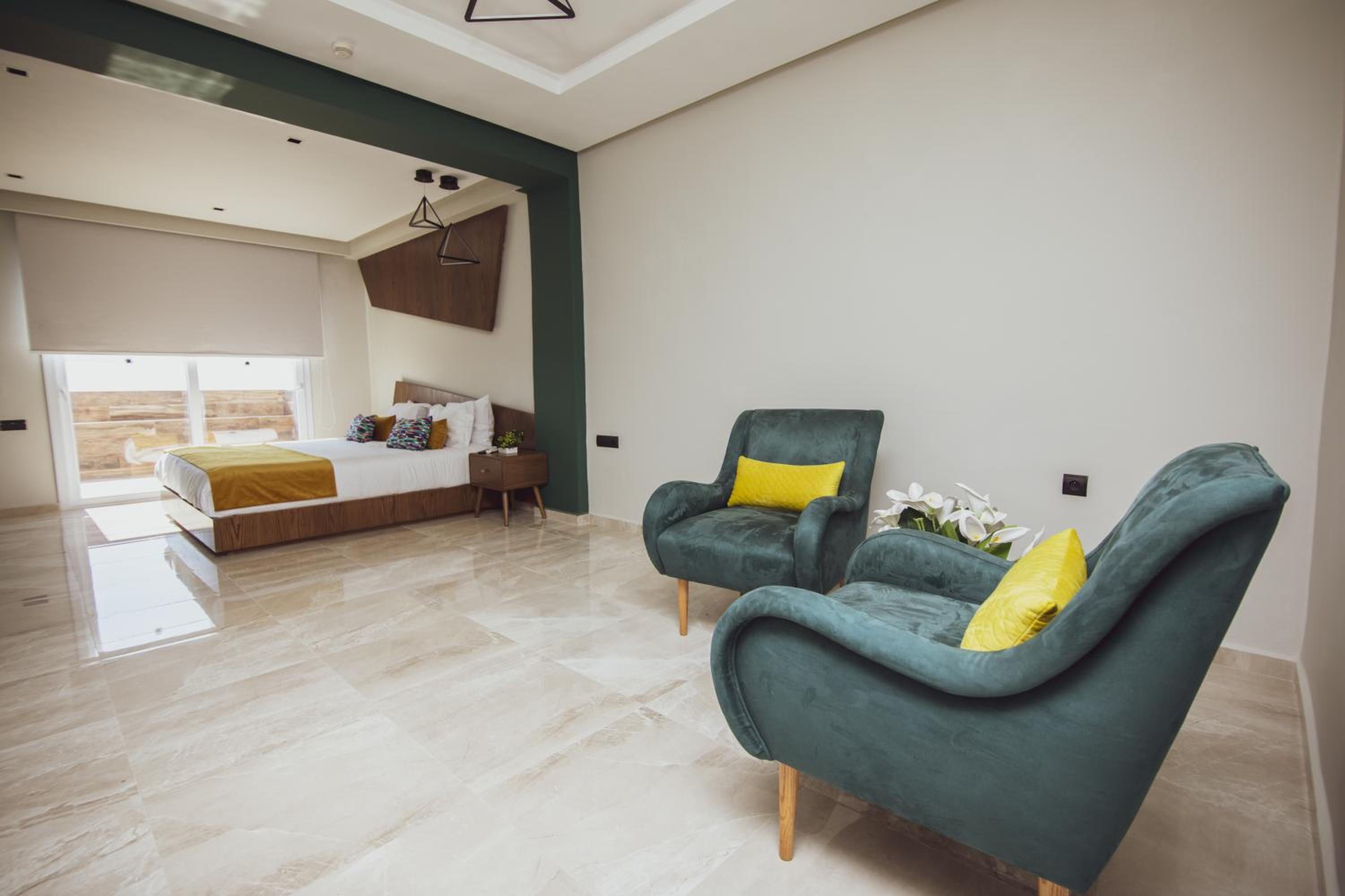 Superior King Suite - Photo 10