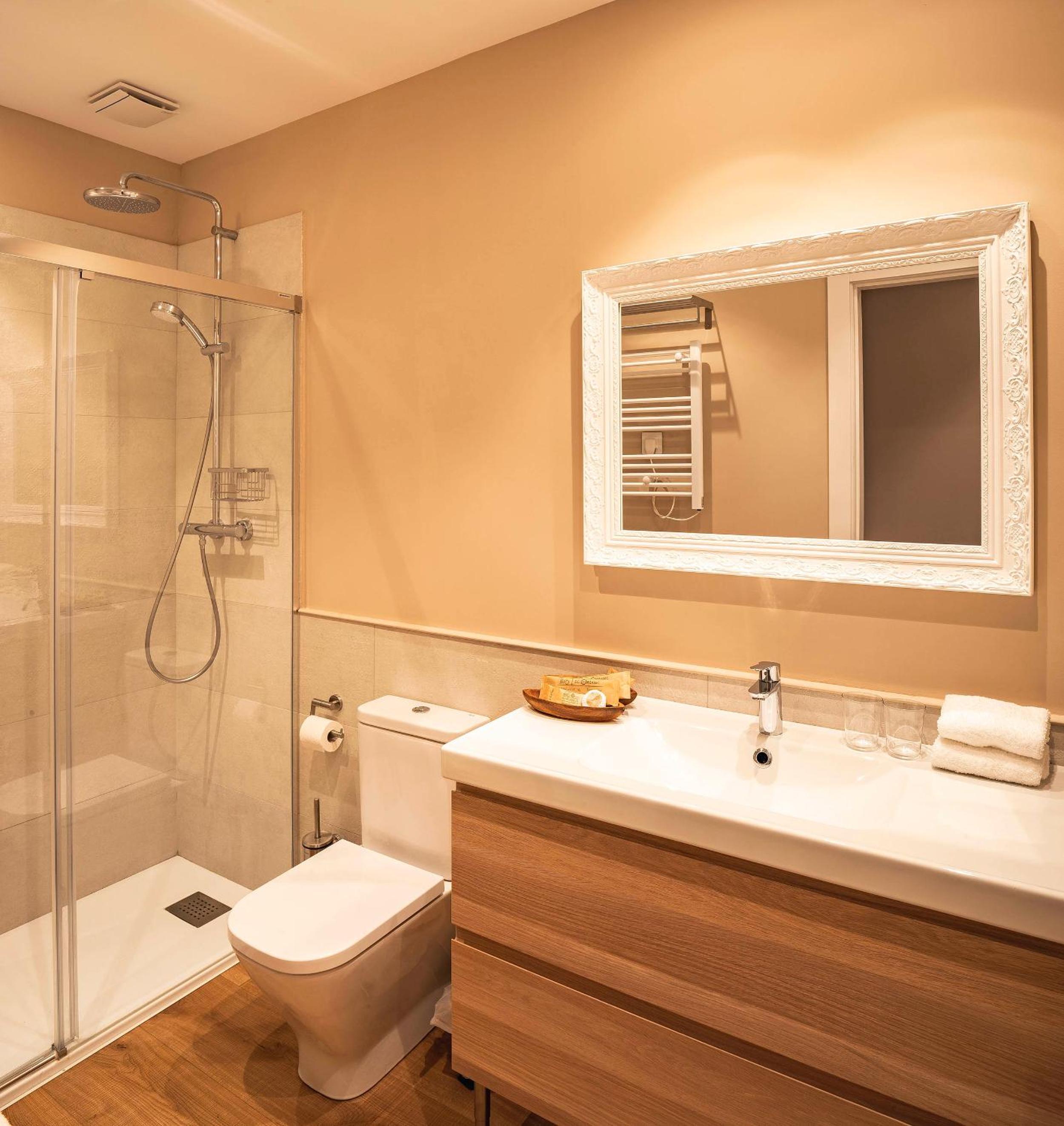 One-Bedroom Apartment - Photo 13