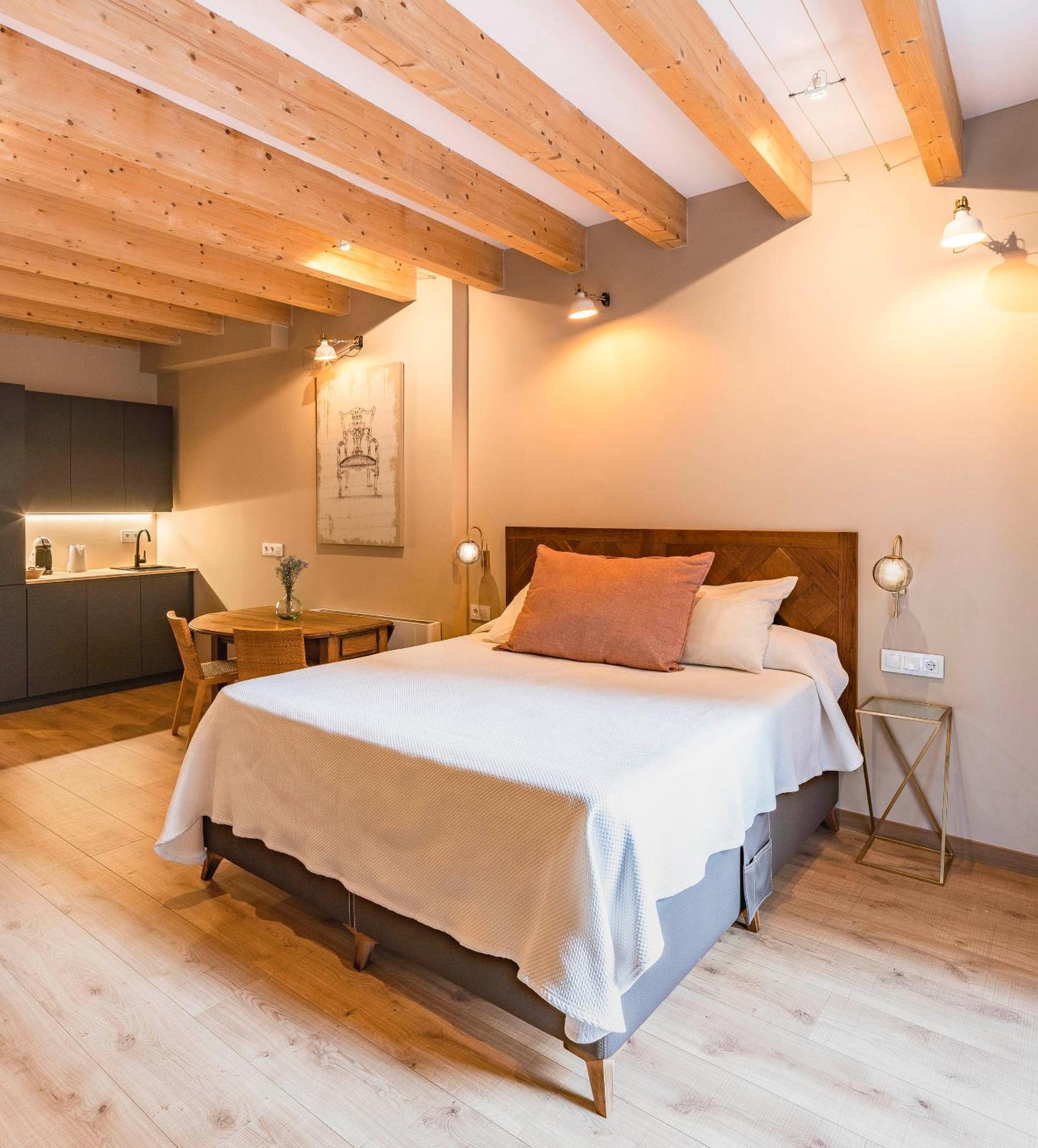 One-Bedroom Apartment - Photo 21
