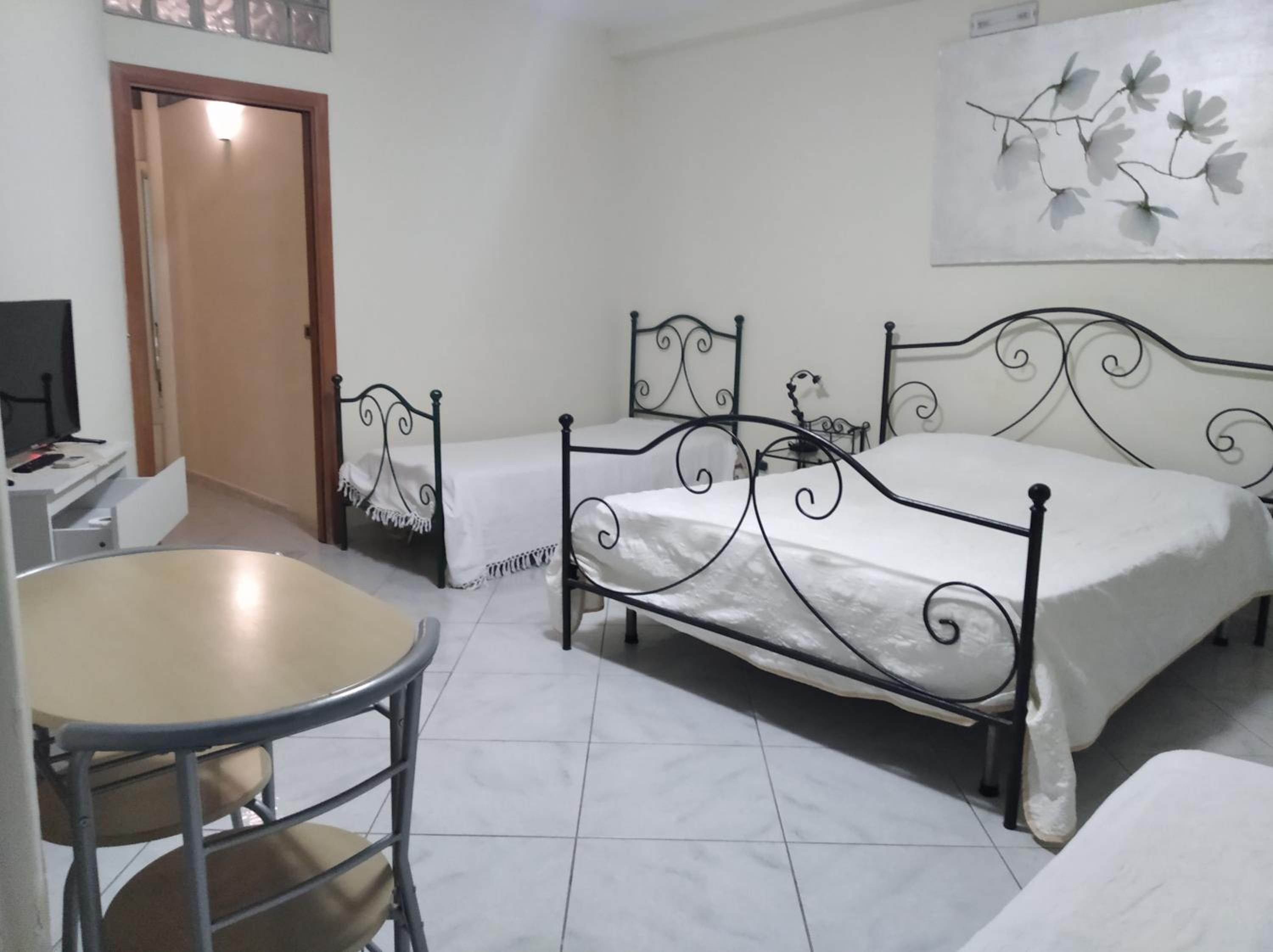 Classic Quadruple Room photo 2