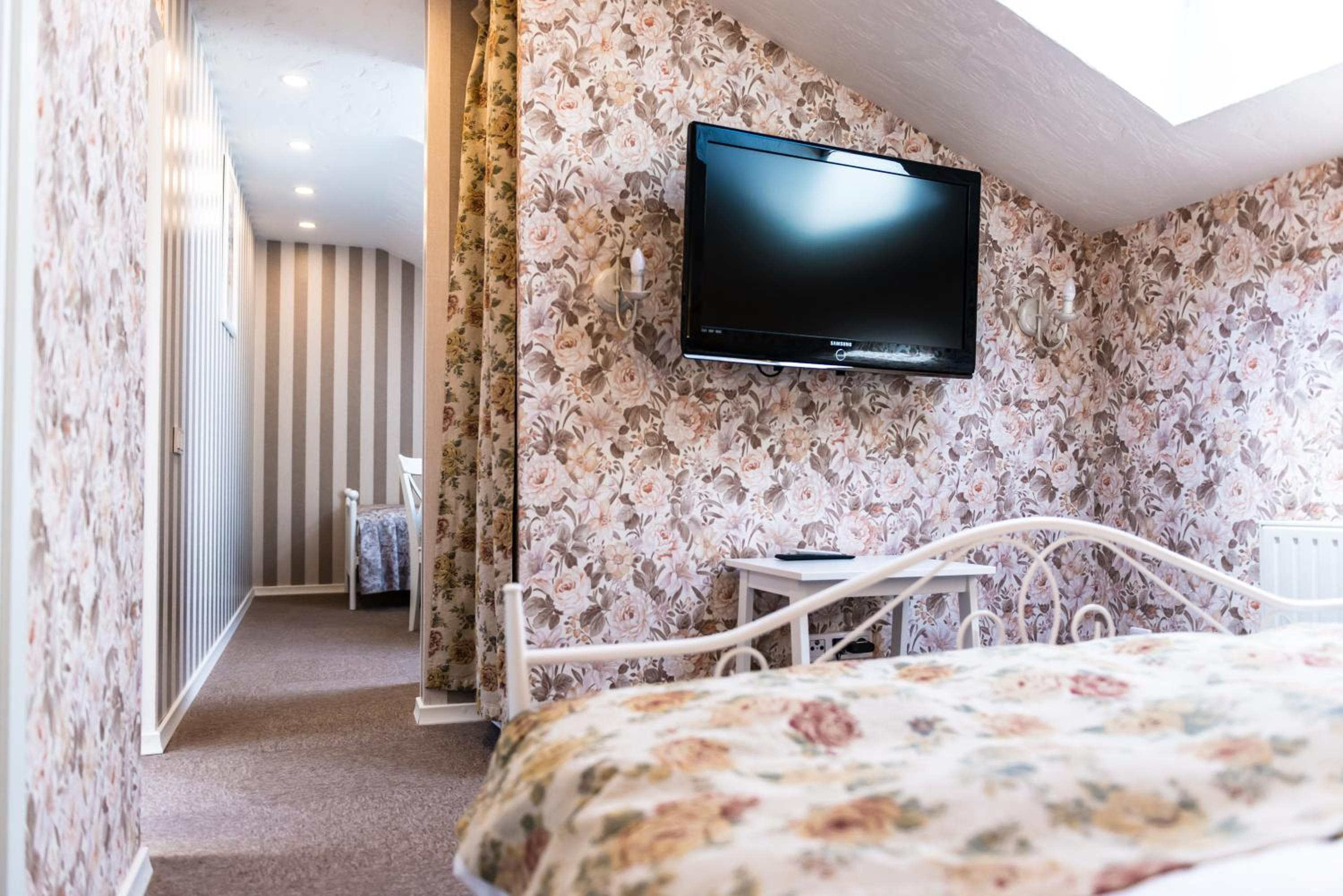 Comfort Triple Room with Shower photo 1