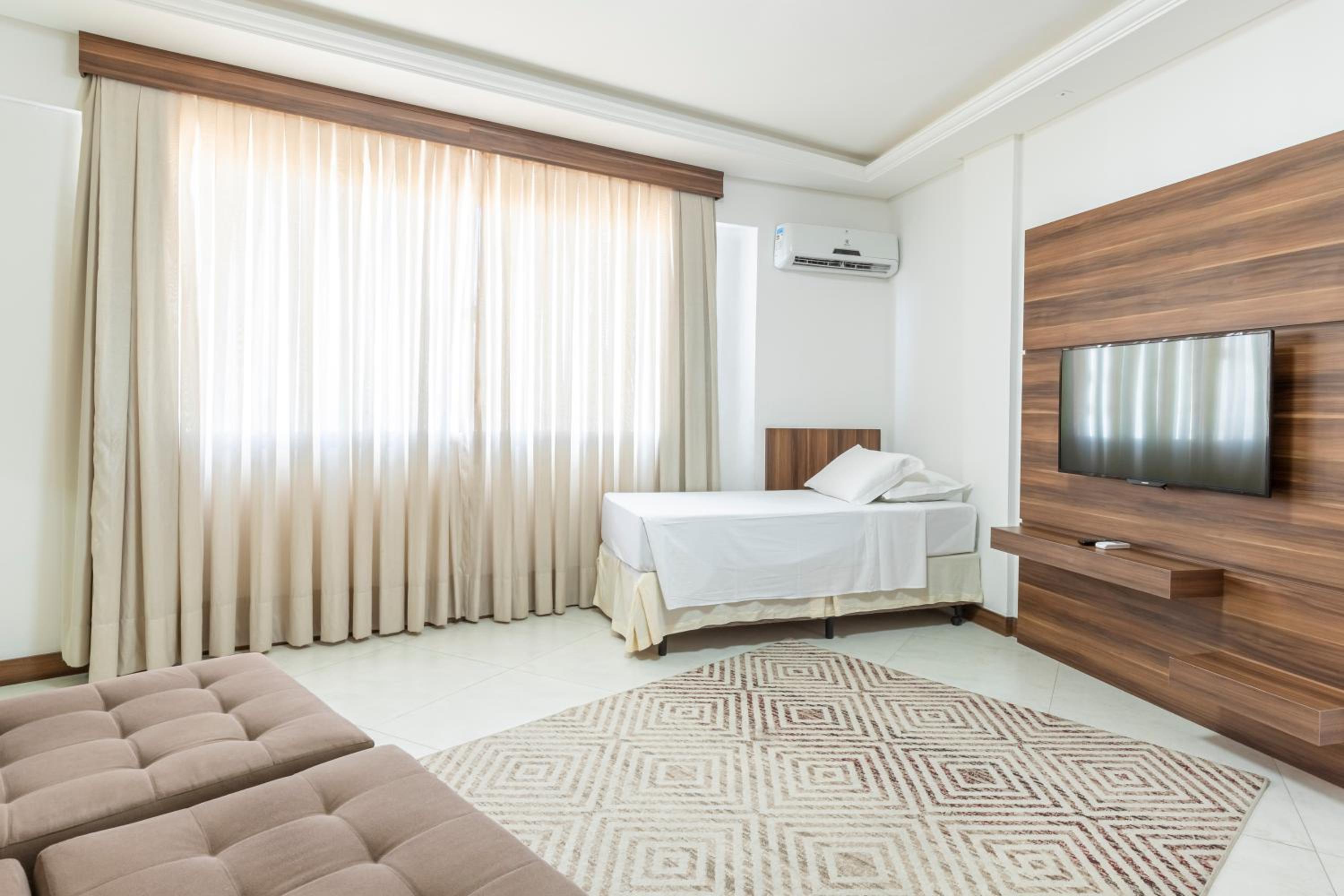 Presidential Suite thumbnail 6