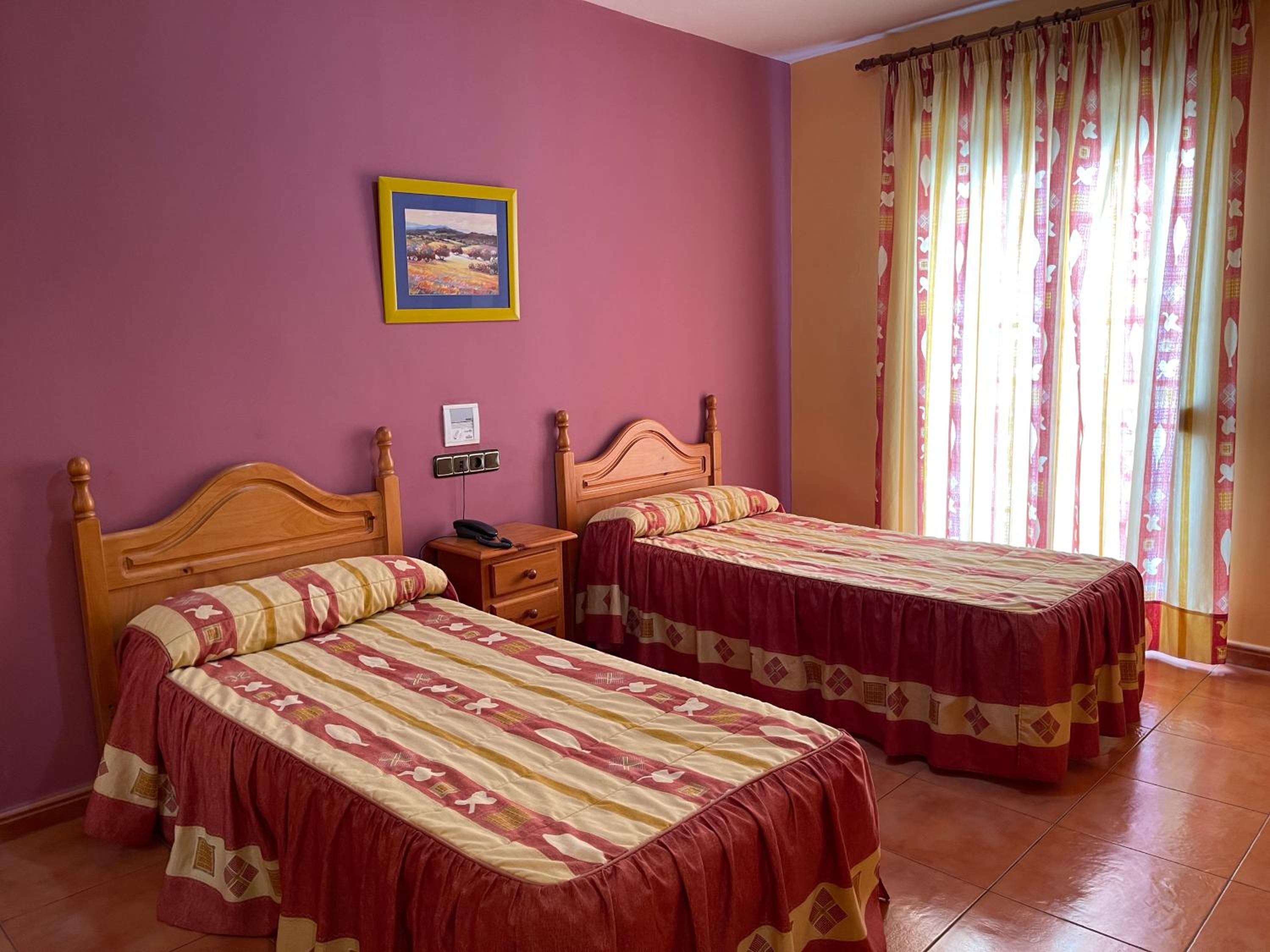 Double or Twin Room - Photo 11