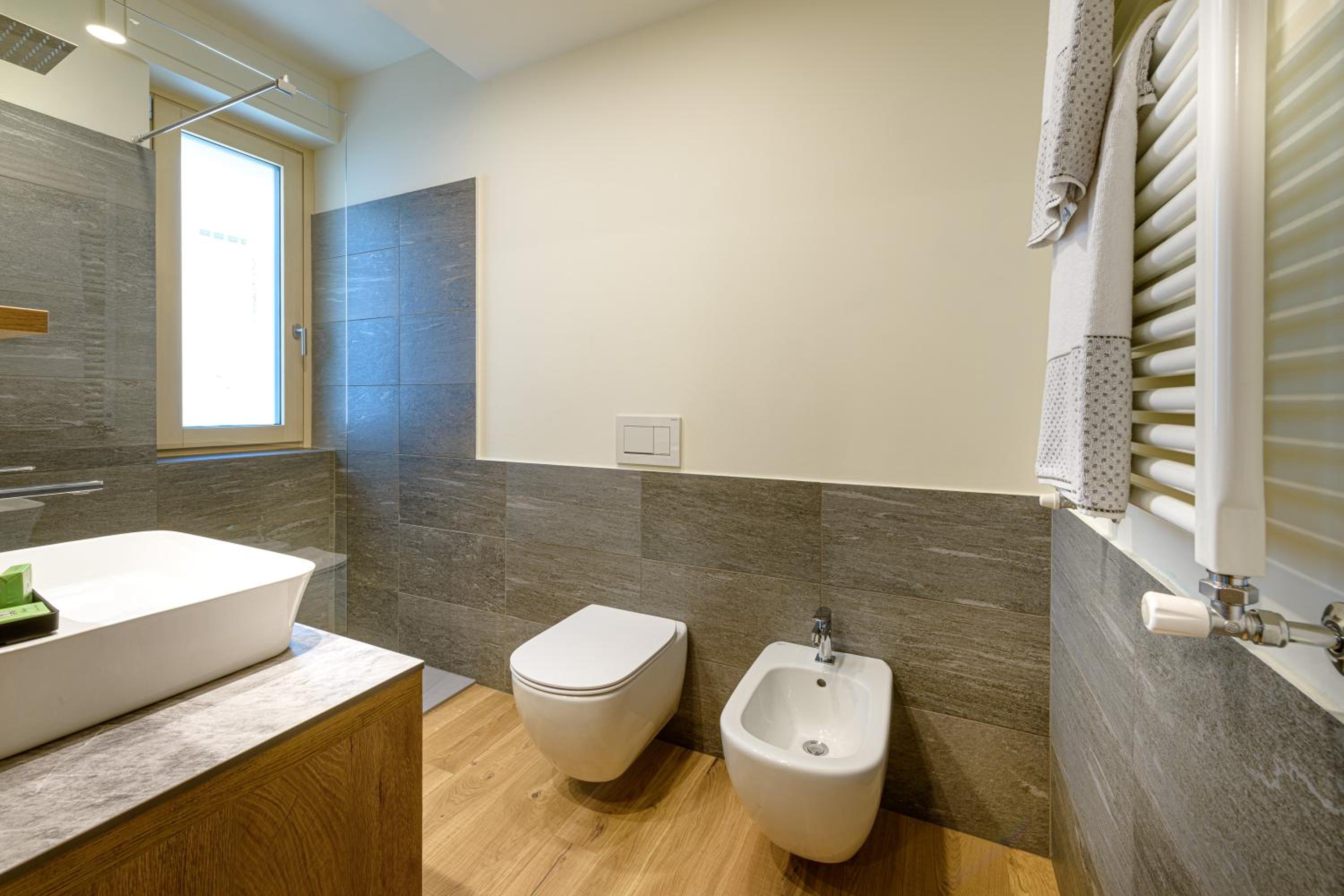 Deluxe Quadruple Room - Photo 2