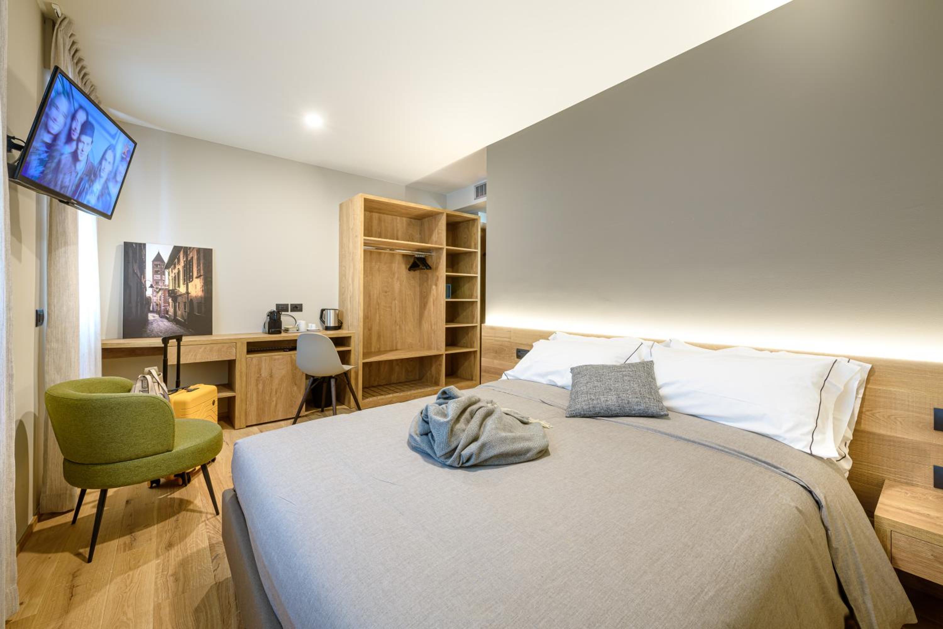 Deluxe Room - Photo 4