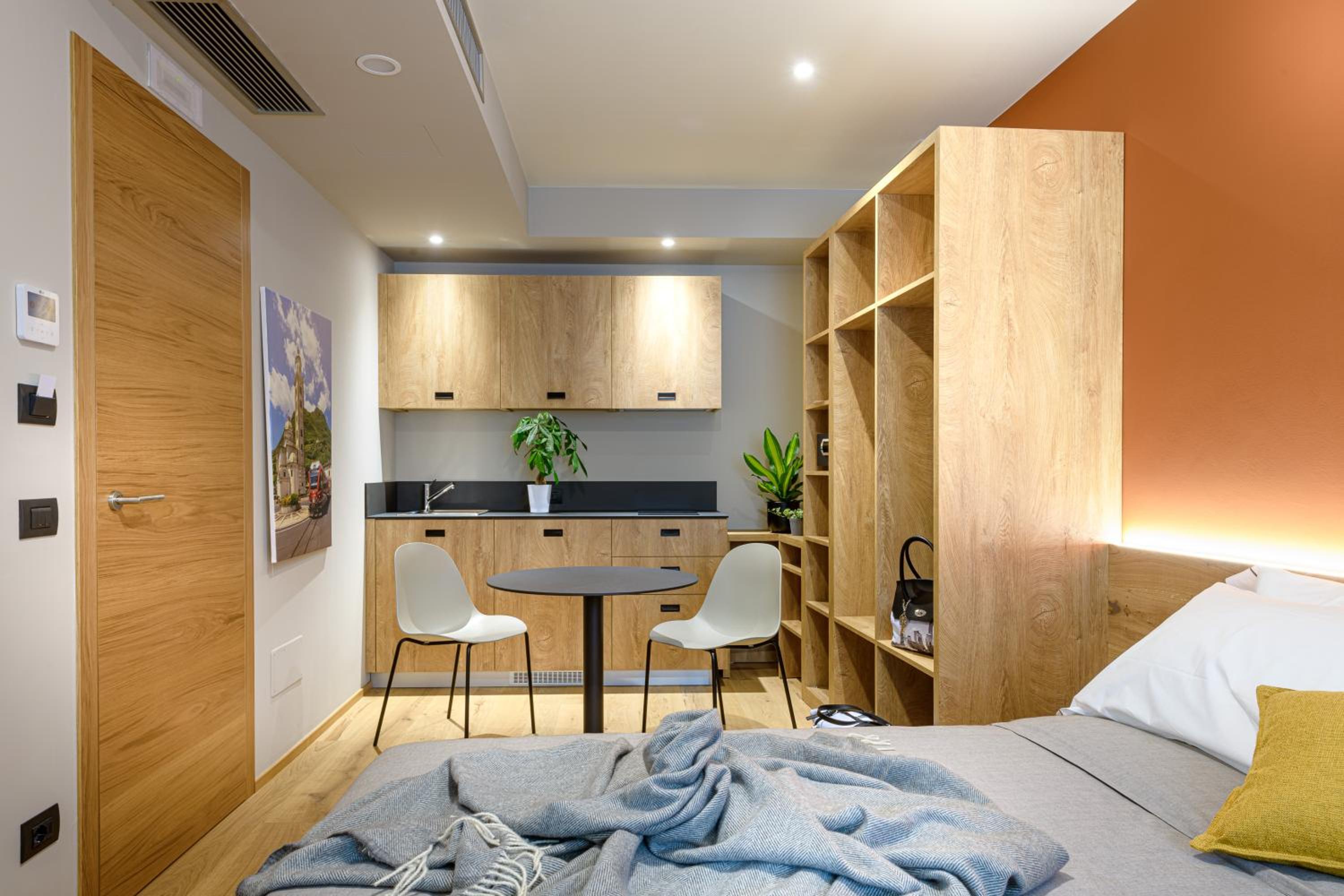 Deluxe Double Room with Shower - Photo 1