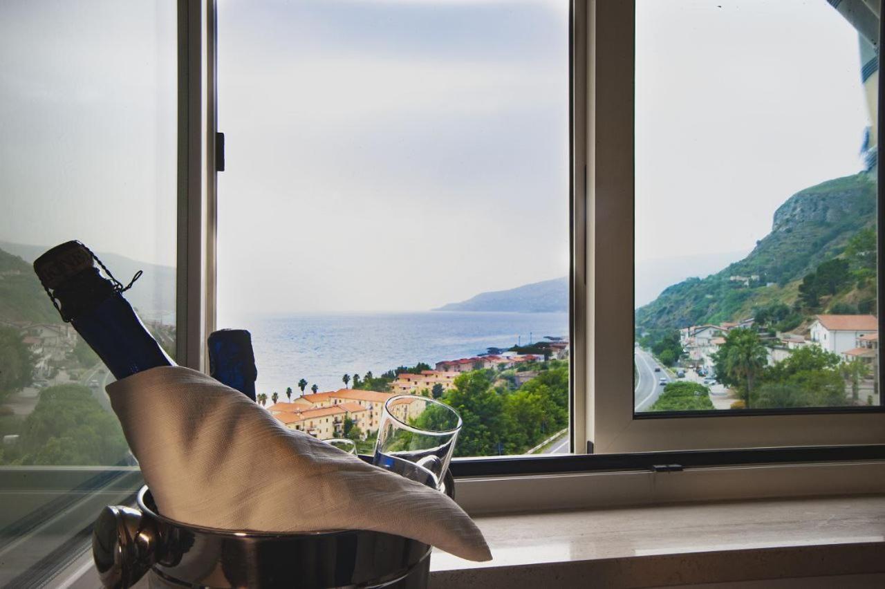 Double Room with Balcony and Sea View photo 2