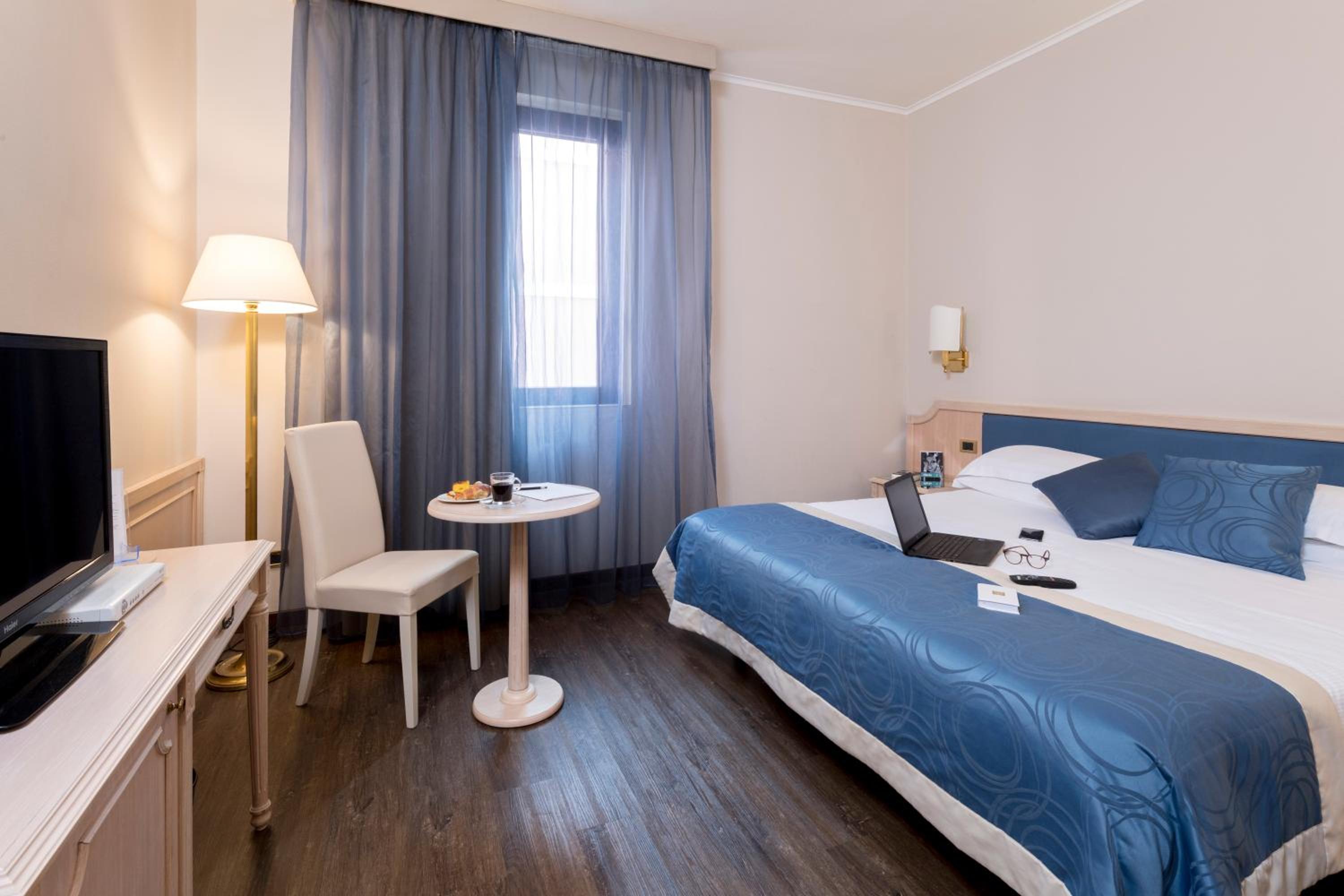 Business Room 1 Adult