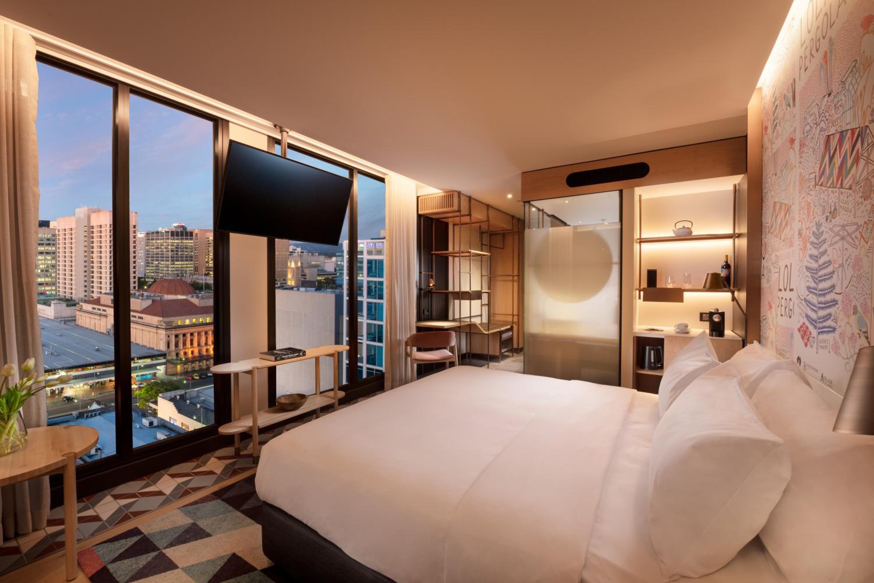 Premium Corner King Room - Photo 6