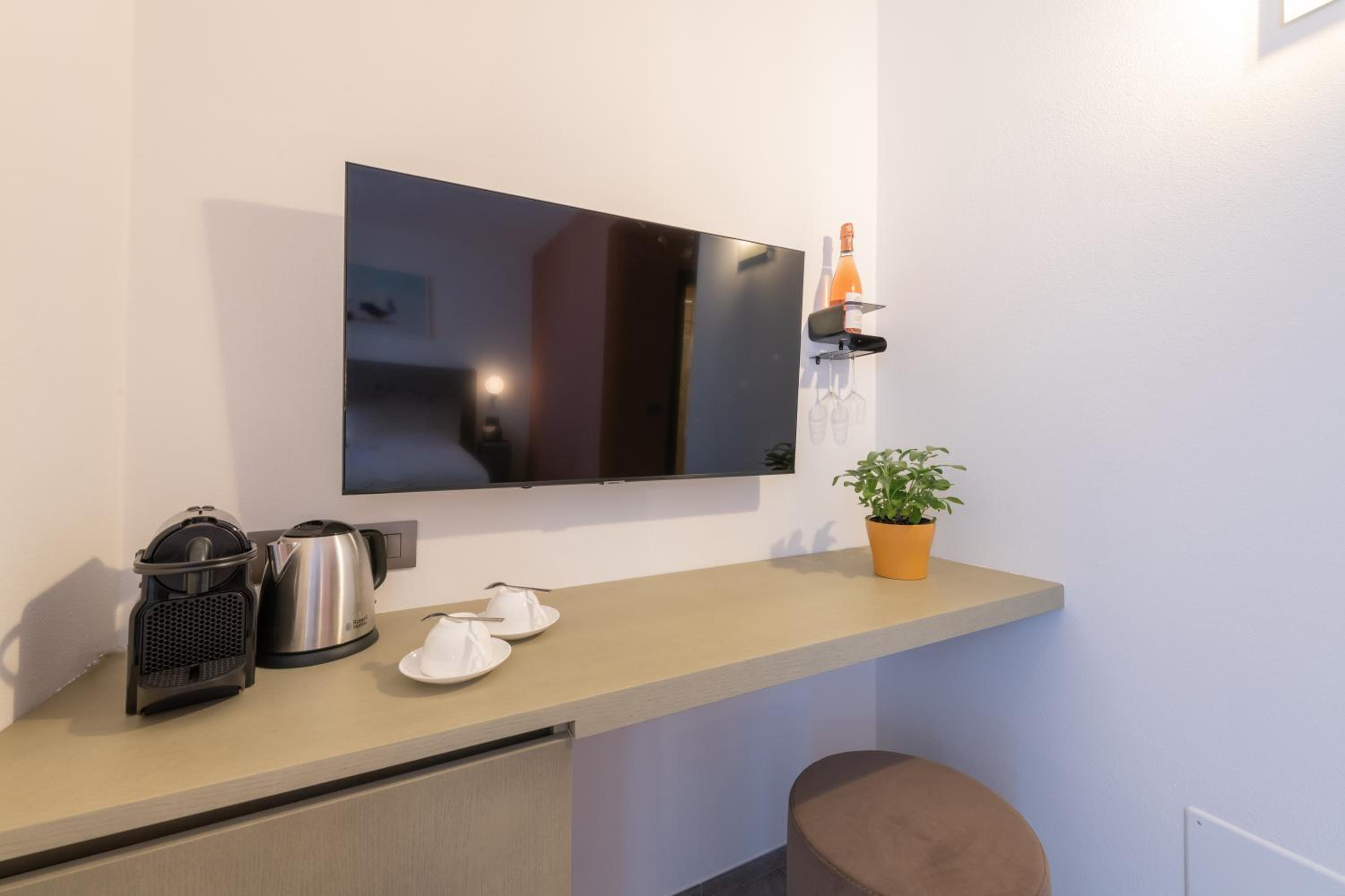 Double Room - Photo 3