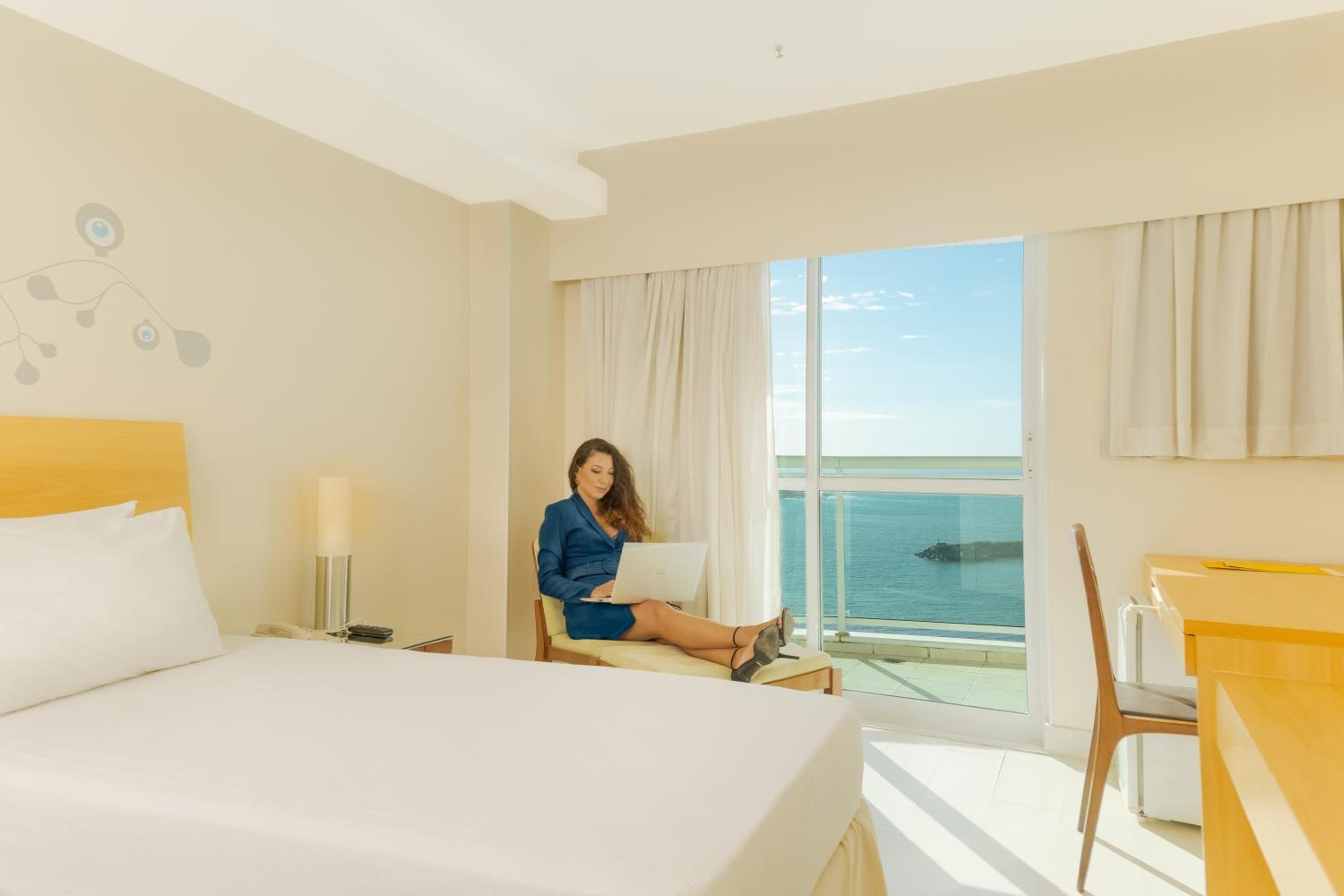 Superior King Room - Photo 3