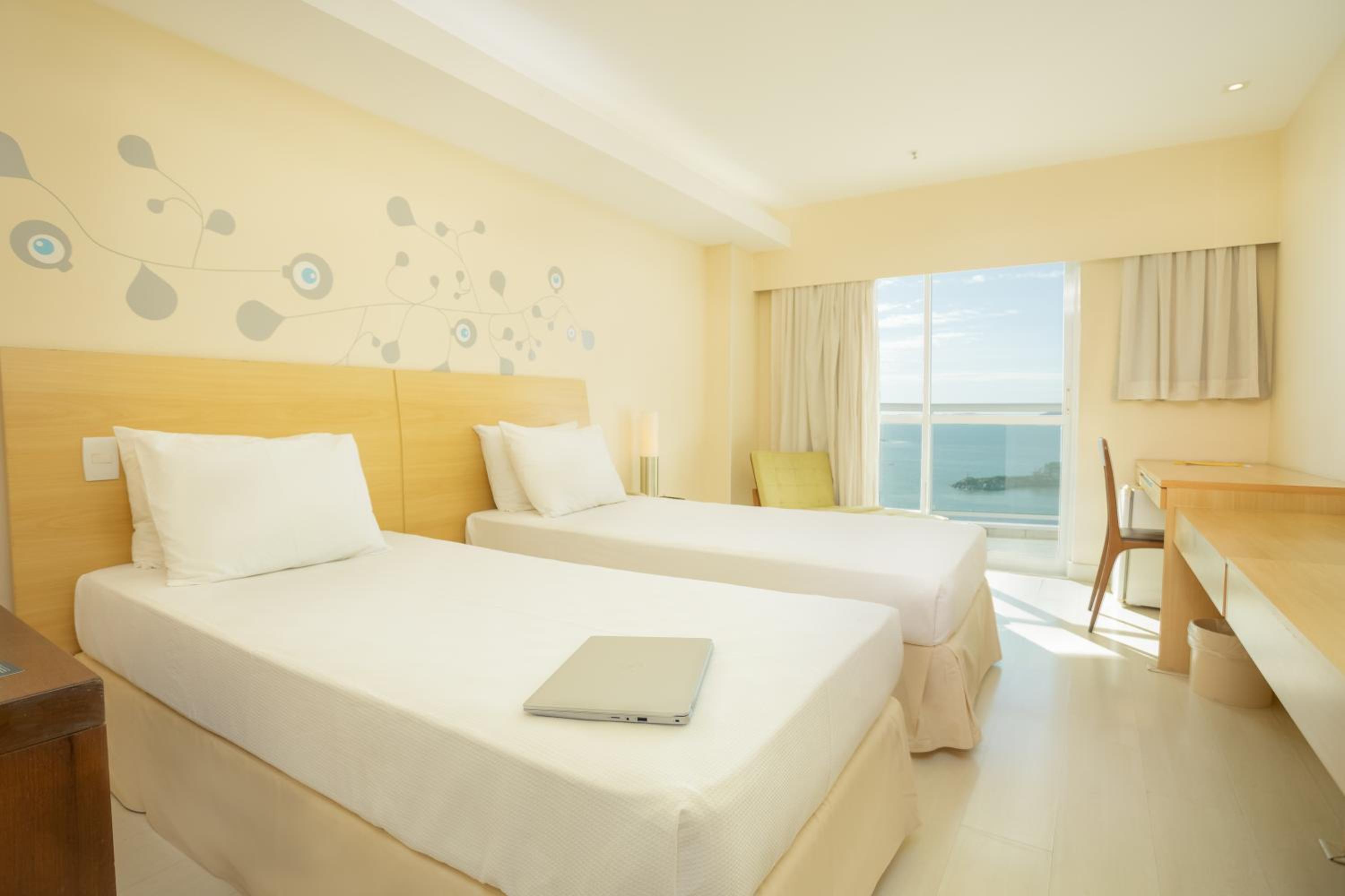 Standard Twin Room with Sea View - Photo 1
