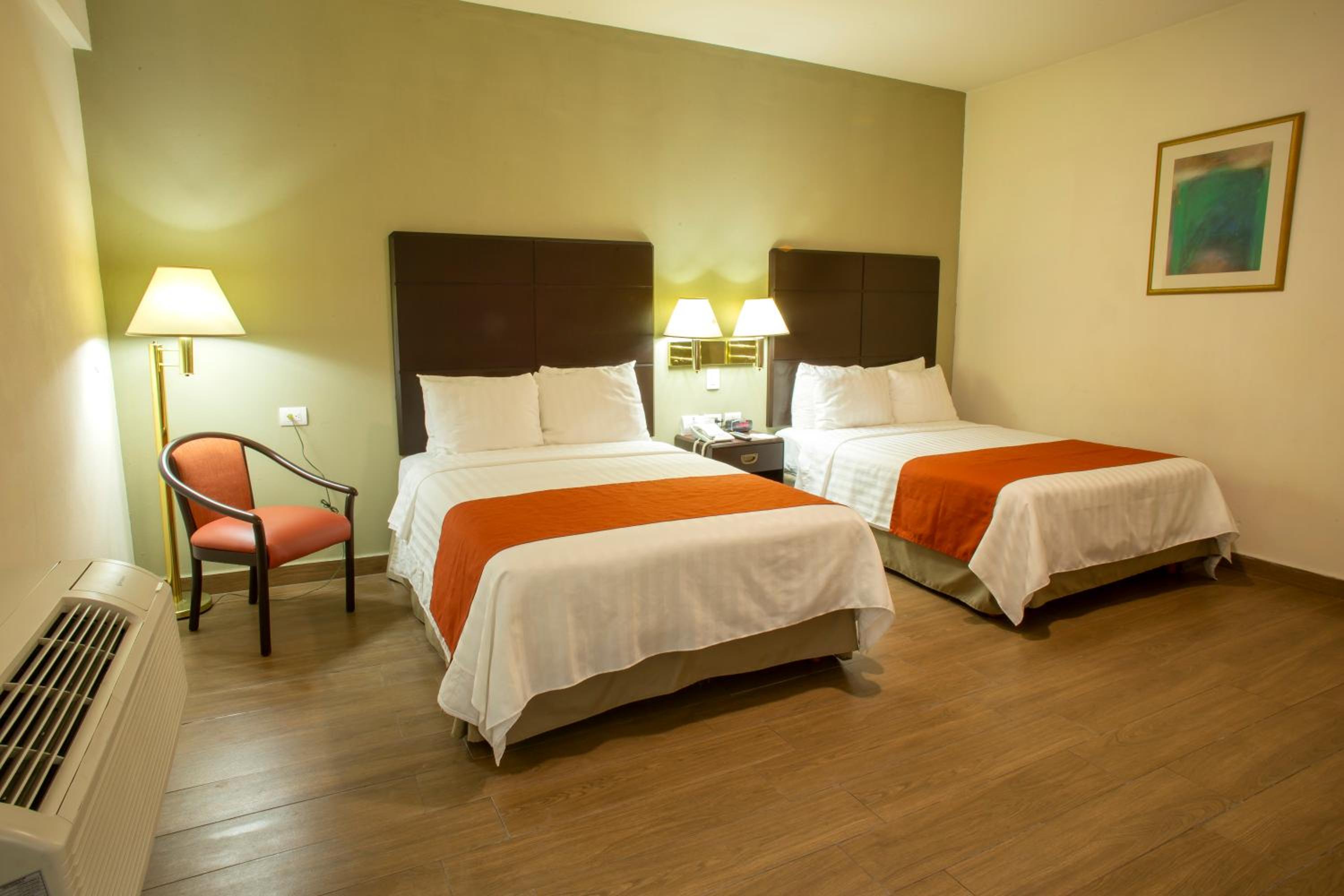 Superior Double Room with Two Double Beds - Photo 3