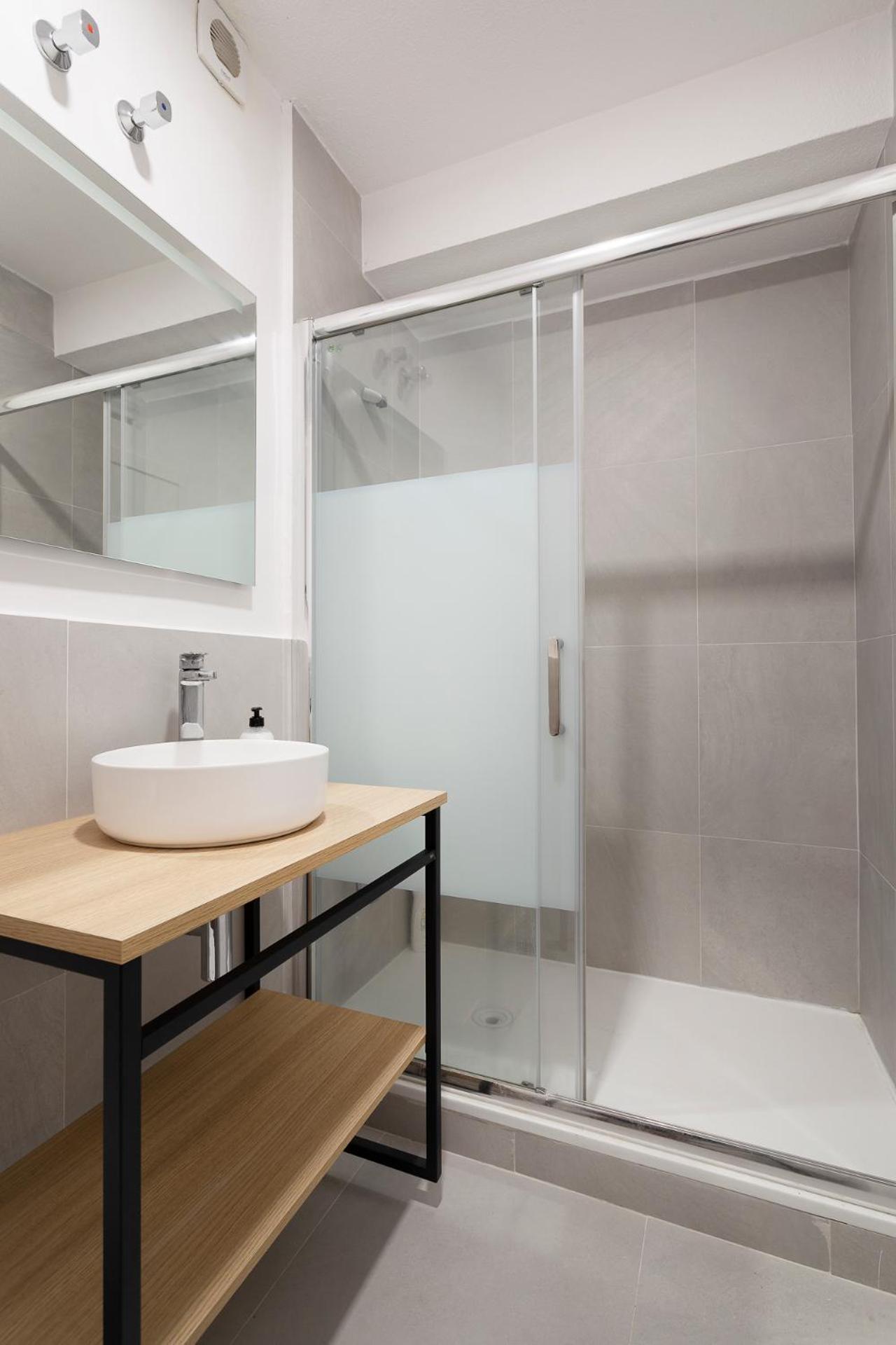 Double Room with Private External Bathroom - Photo 3