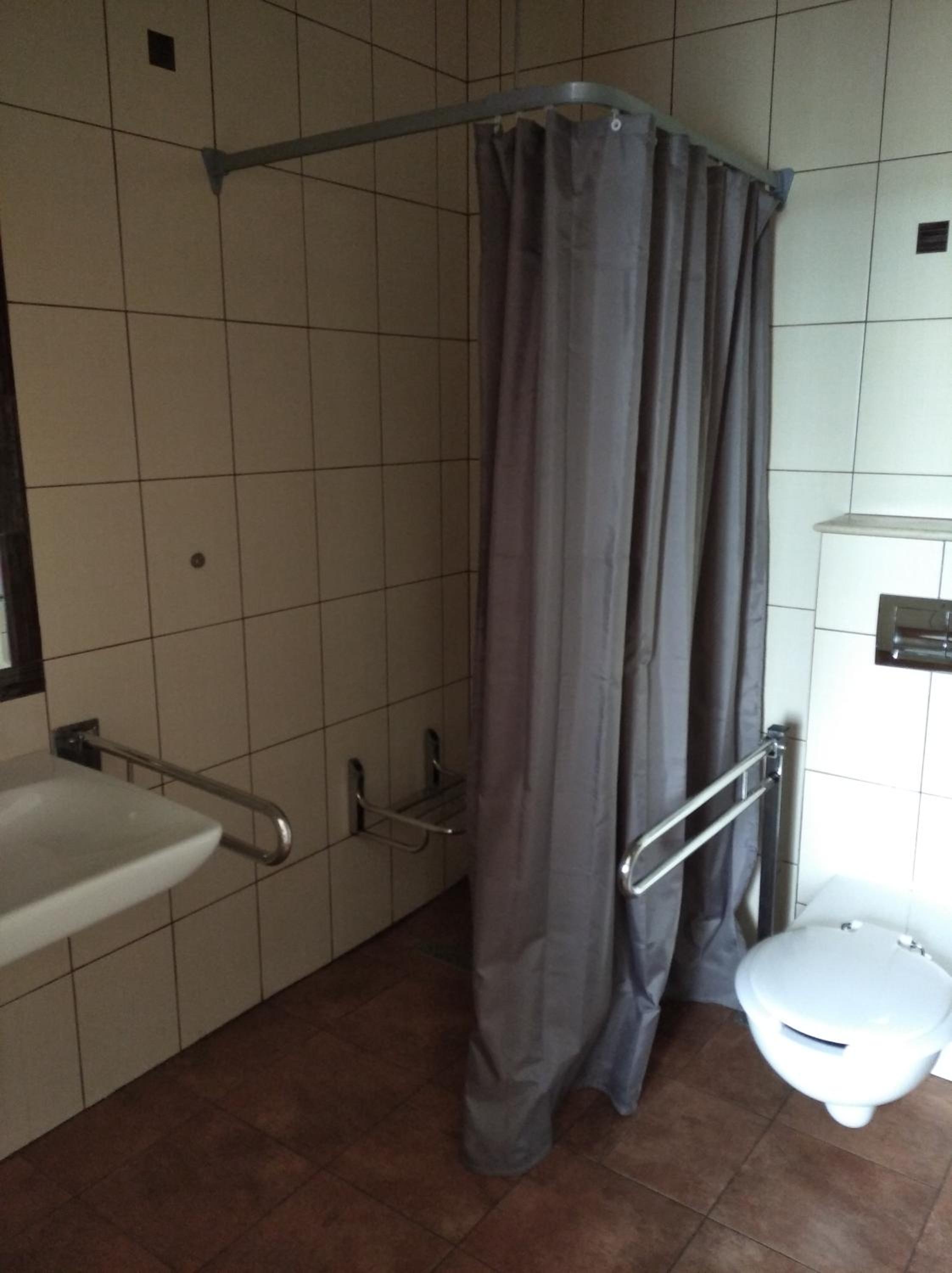 Double Room - Disability Access photo 3