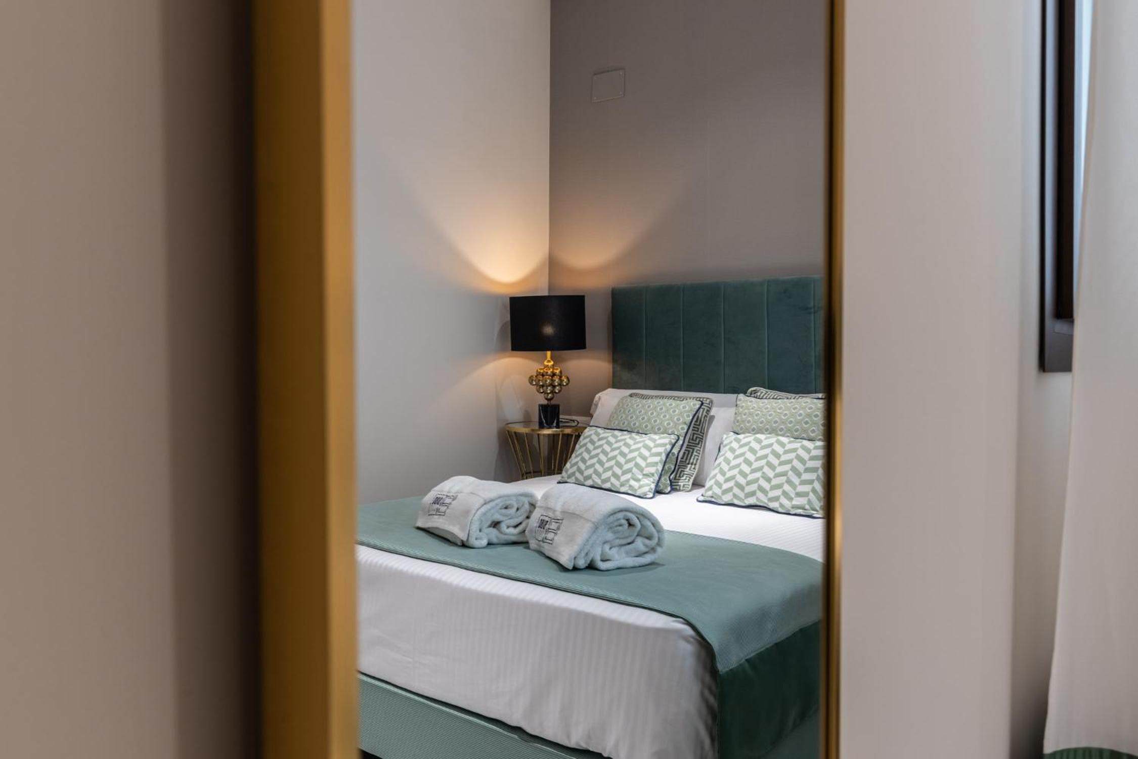 Two-Bedroom Apartment with View - Photo 9