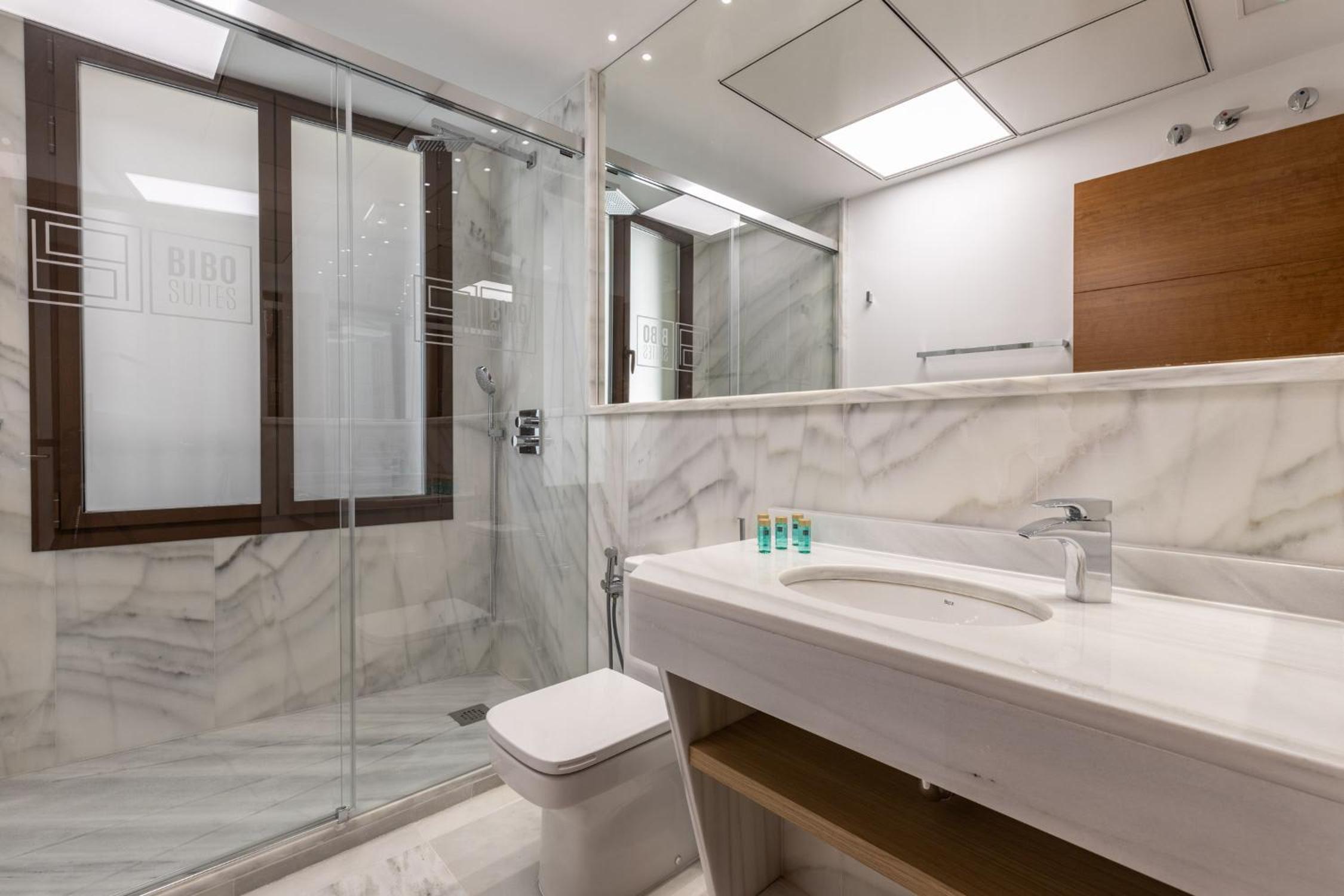 Two-Bedroom Apartment with View - Photo 6
