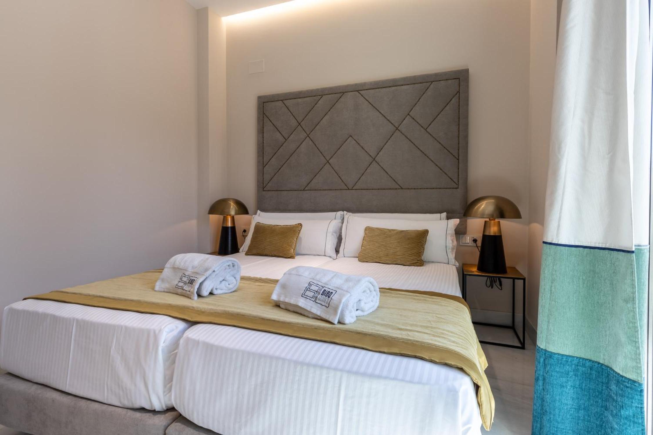 Two-Bedroom Apartment with View - Photo 12