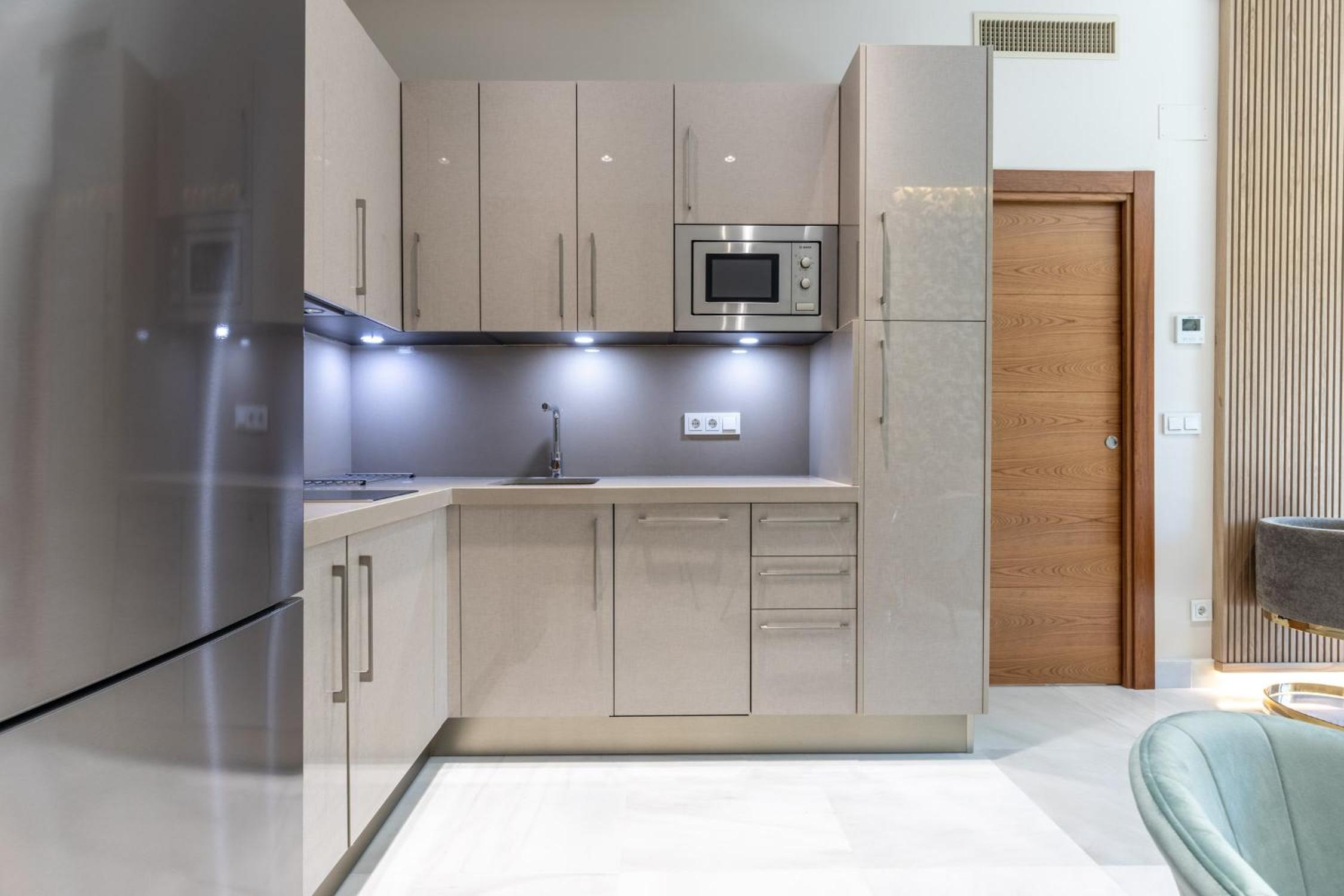 Two-Bedroom Apartment with View - Photo 3