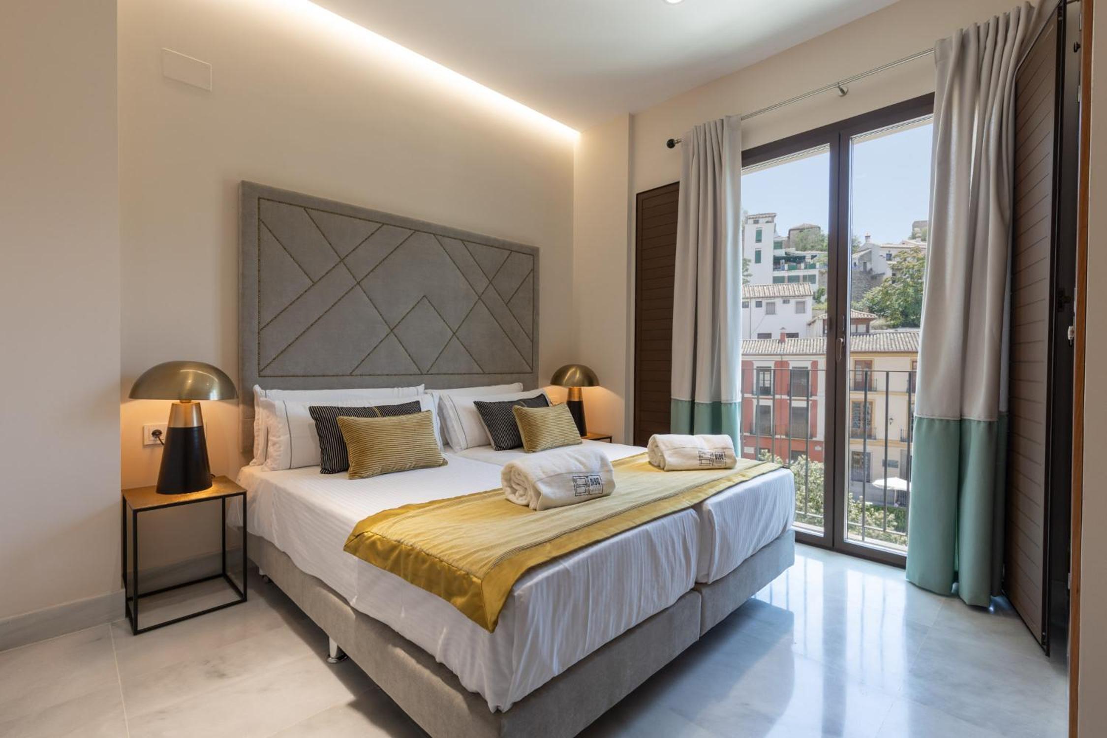 Two-Bedroom Apartment with View - Photo 30