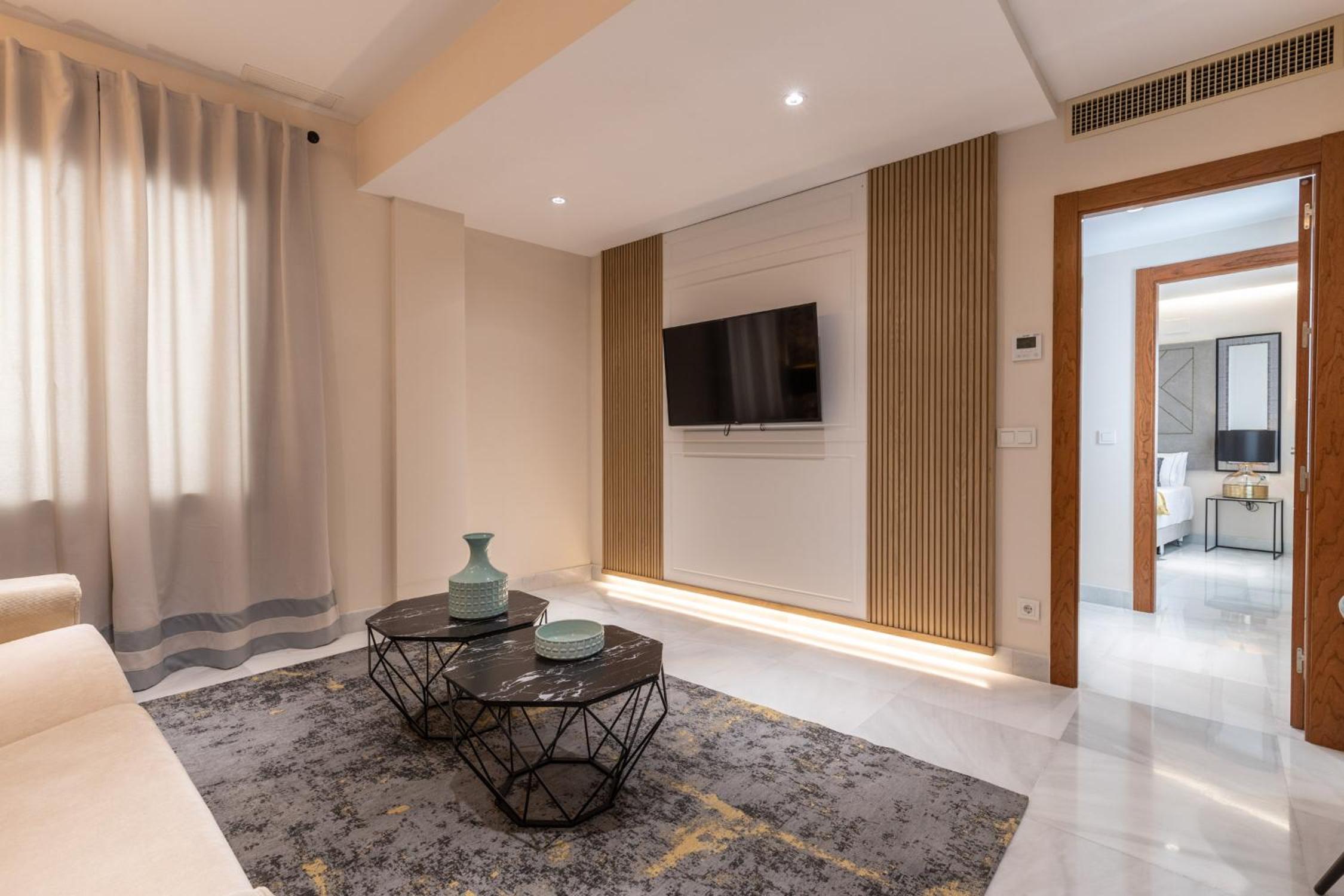 One-Bedroom Apartment - Photo 3