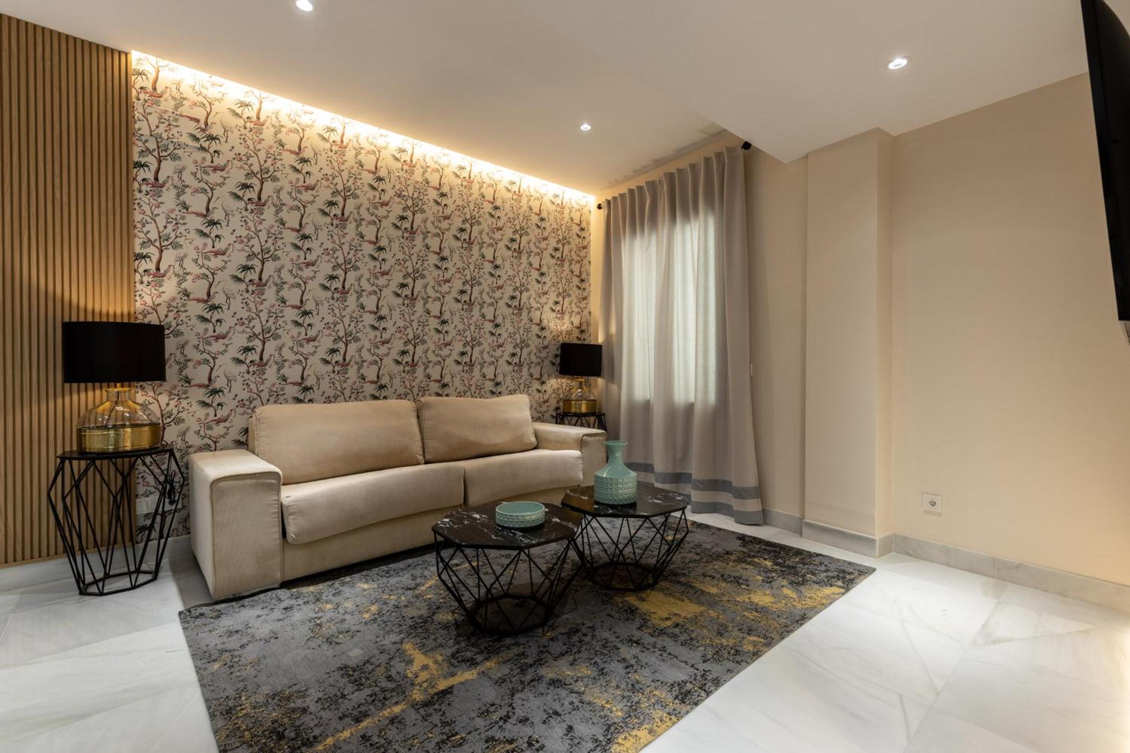 One-Bedroom Apartment - Photo 2