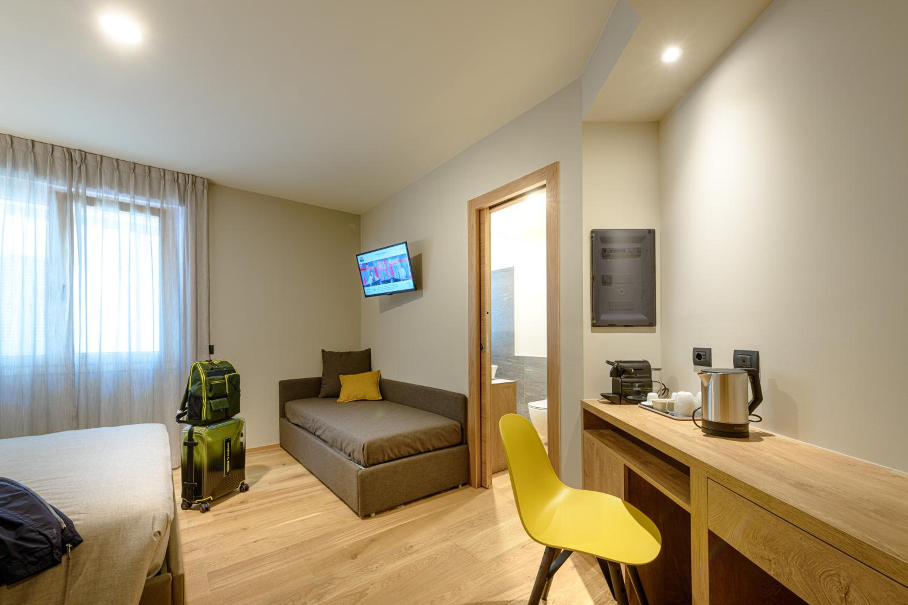 Deluxe Quadruple Room - Photo 4