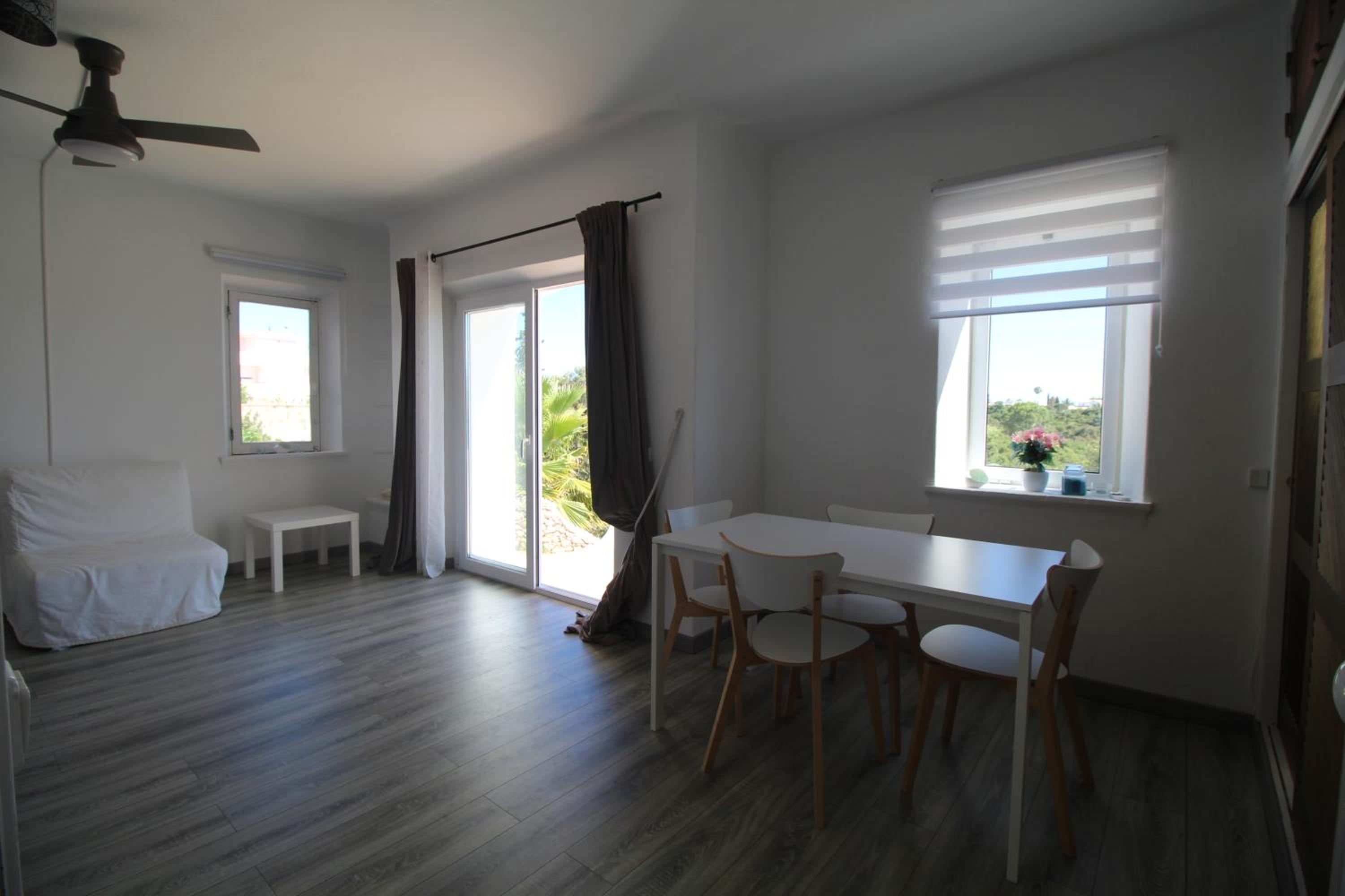 Corner Suite with  Ocean and Pool View - Photo 22