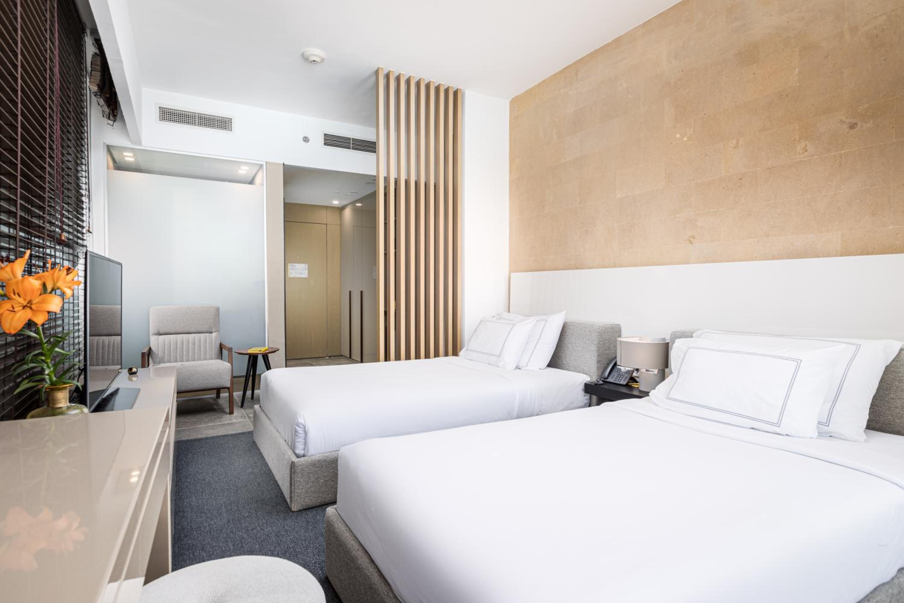 Deluxe Standard Room – Twin Bed - Photo 1
