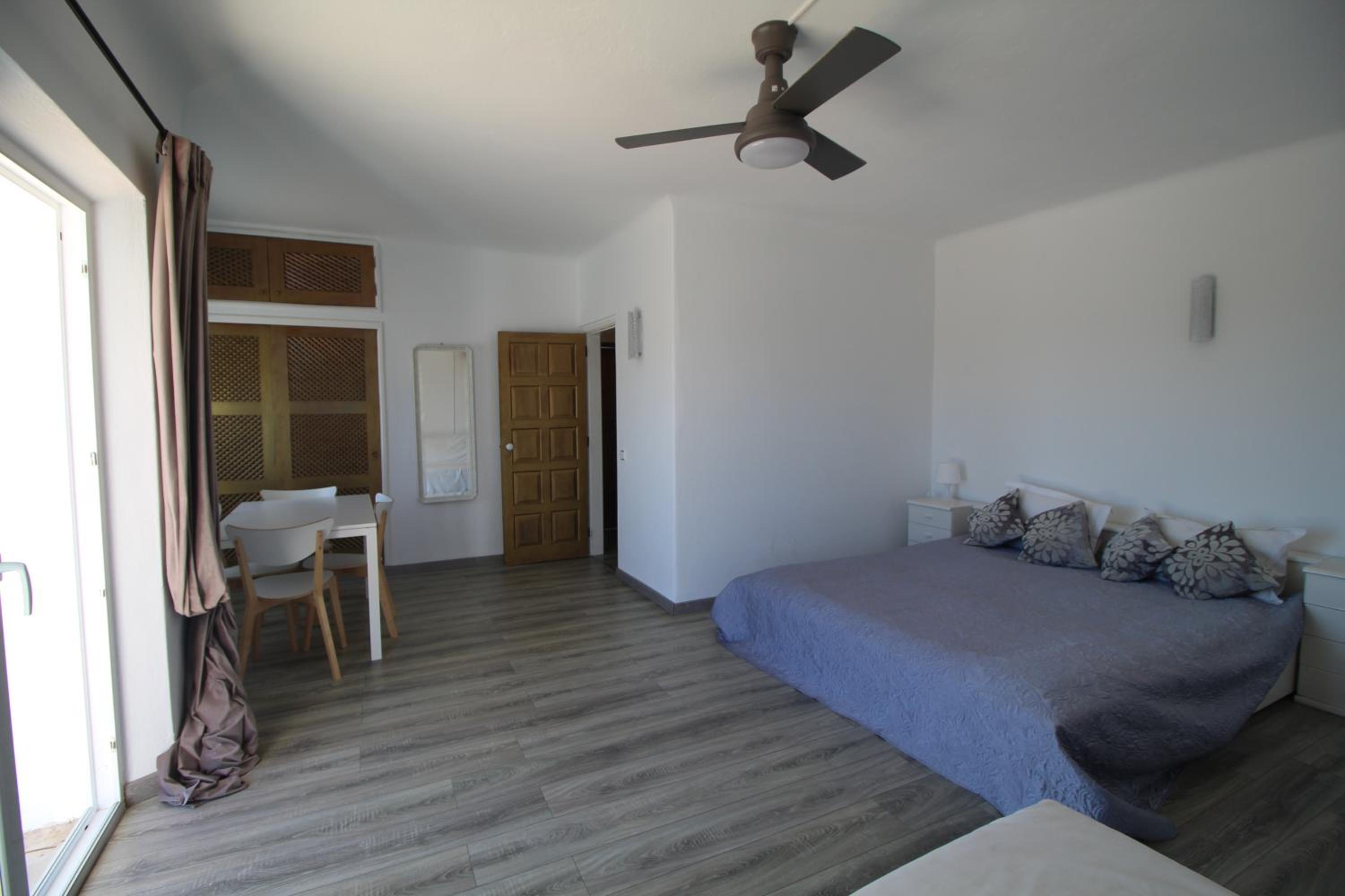 Corner Suite with  Ocean and Pool View - Photo 21