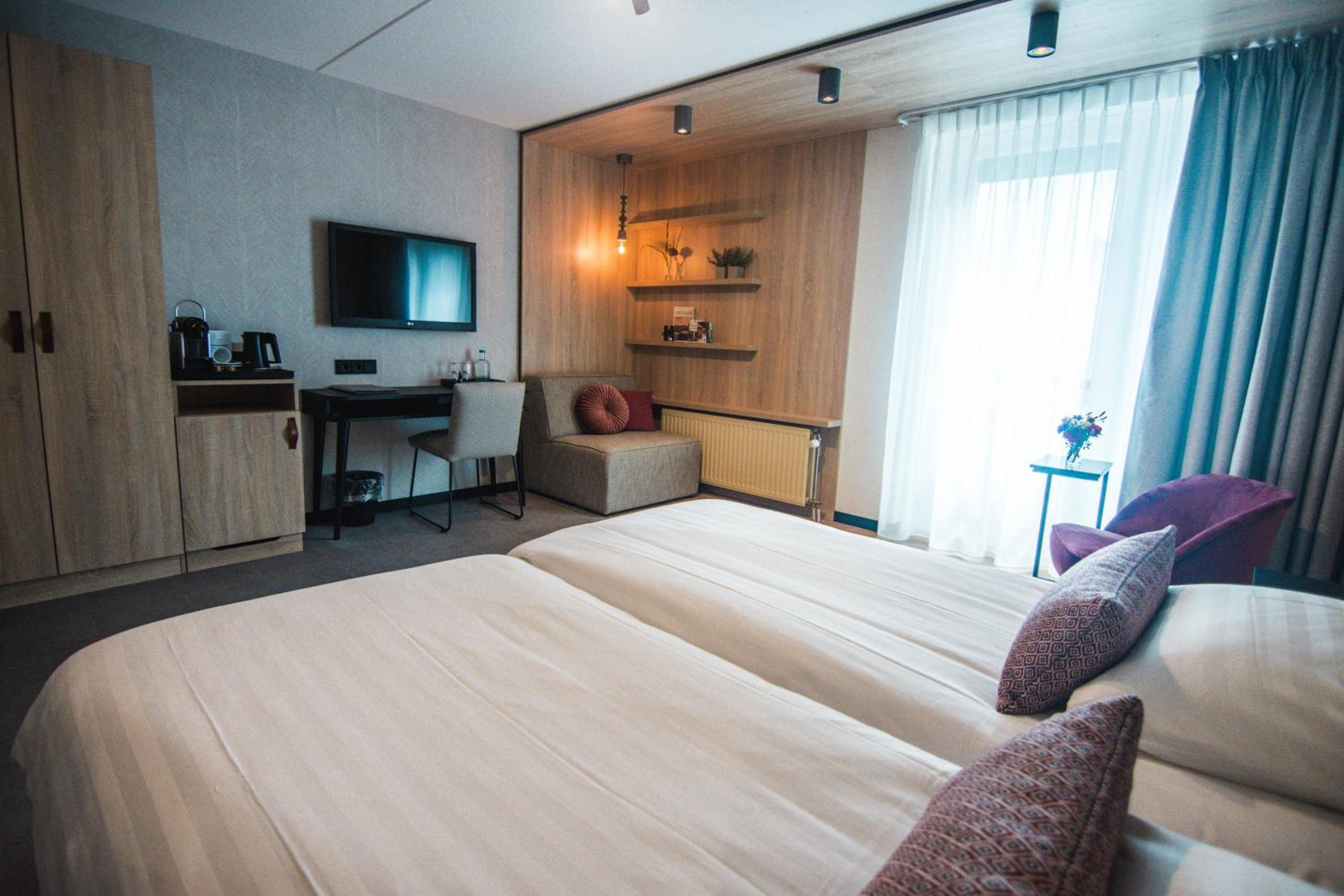 Deluxe Twin Room photo 3
